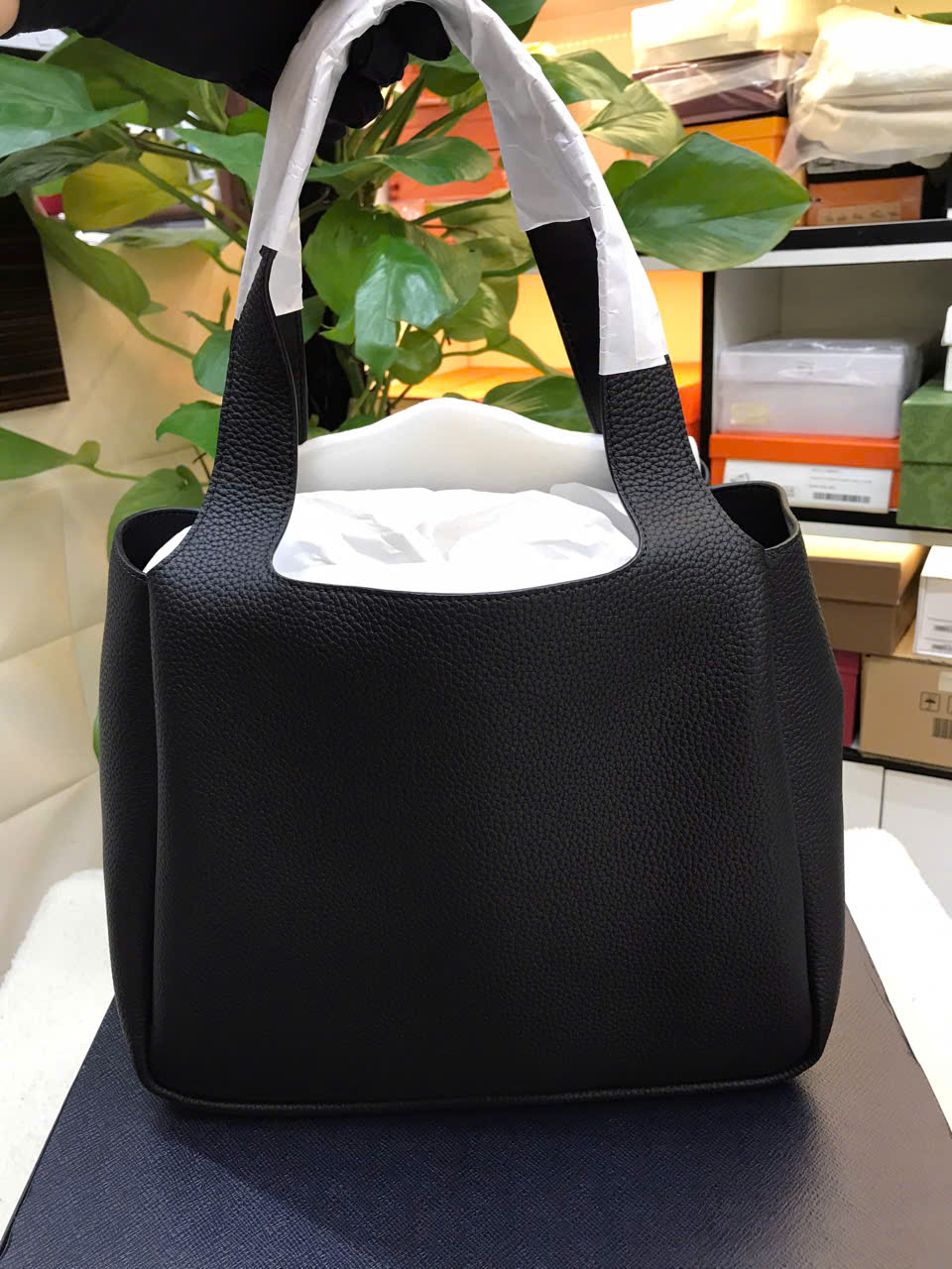 Túi Prada Large Leather Tote Vip Màu Đen Size 32cm