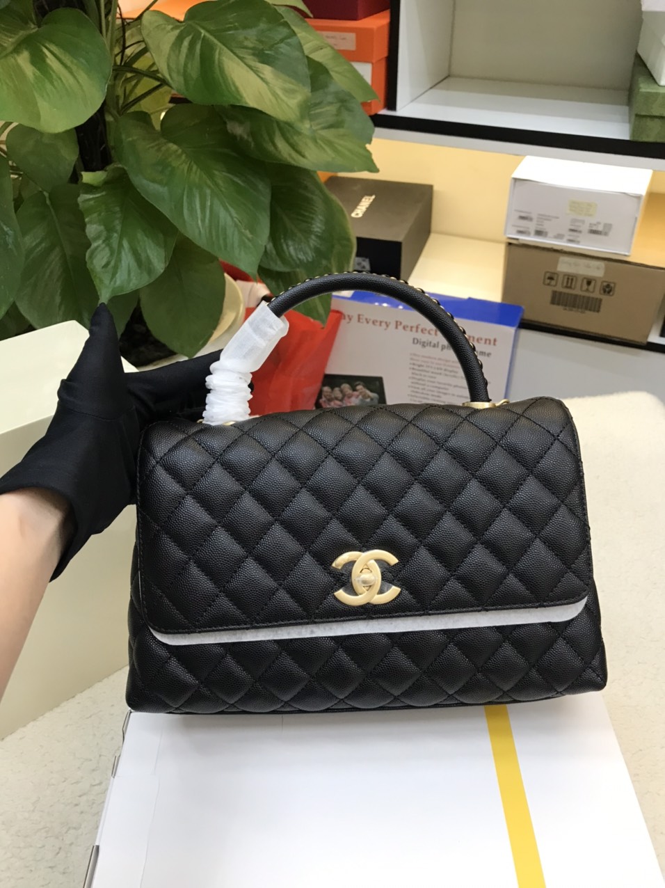 Túi Chanel Coco Handle Medium VIP Màu Đen Khóa Vàng Size 28cm