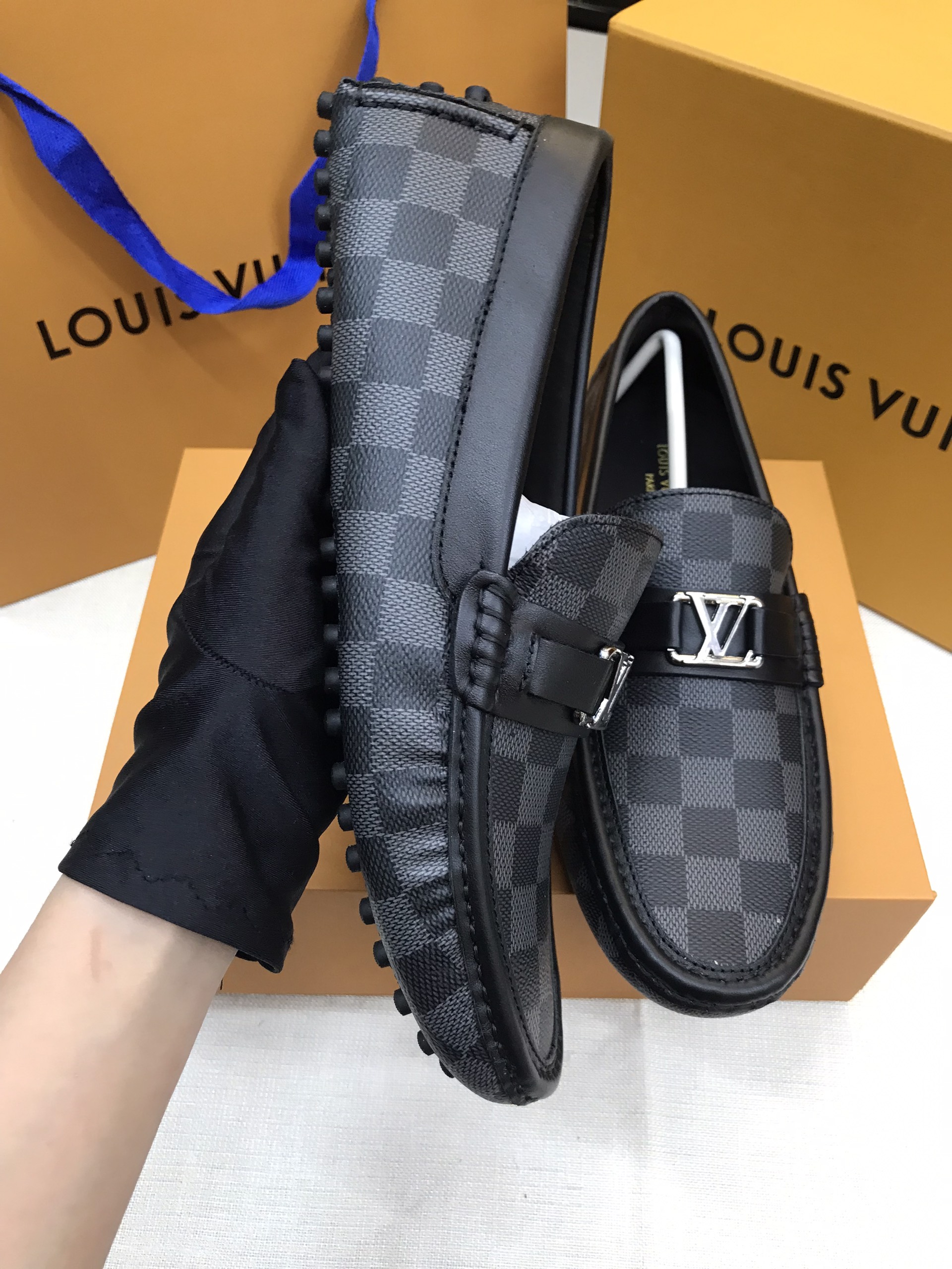 Giày LV Hockenheim Moccasin Siêu Cấp Màu Đen Size 42 1A4OIF