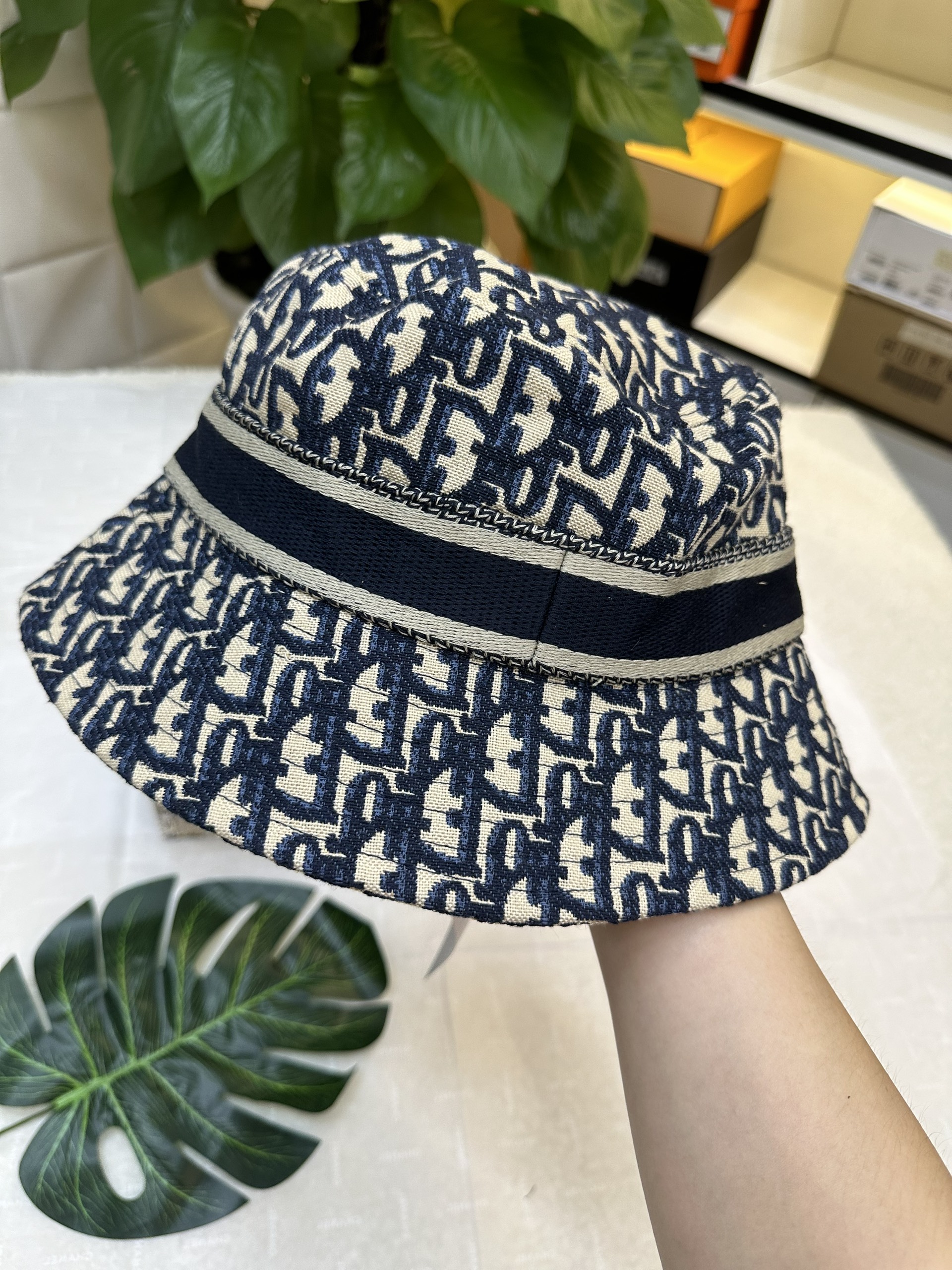 Nón Dior Oblique Small Brim Bucket Hat Siêu Cấp Màu Xanh Đen