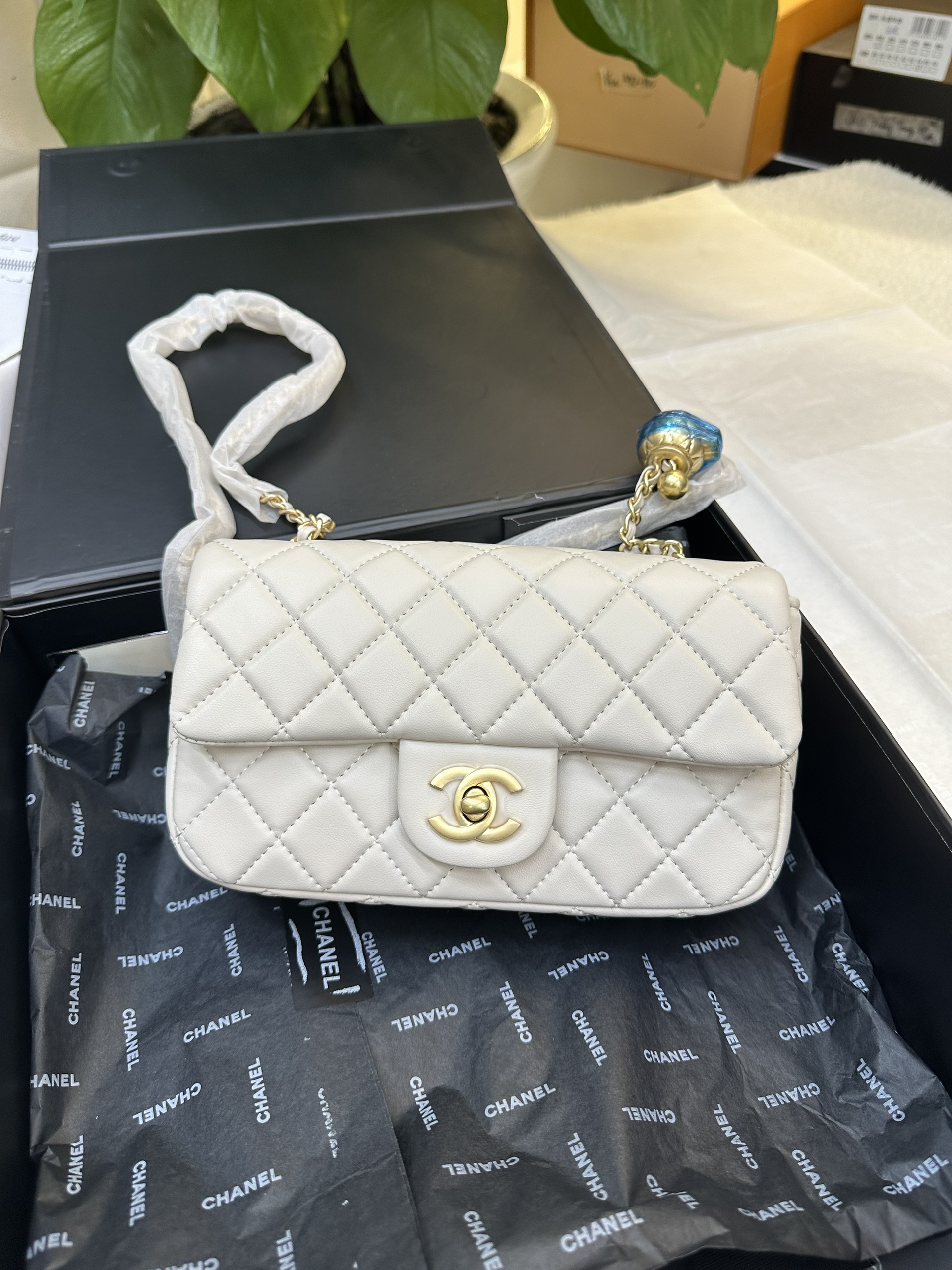 Túi Chanel Lambskin Quilted Mini CC Pearl Crush Super Màu Trắng Size 20cm