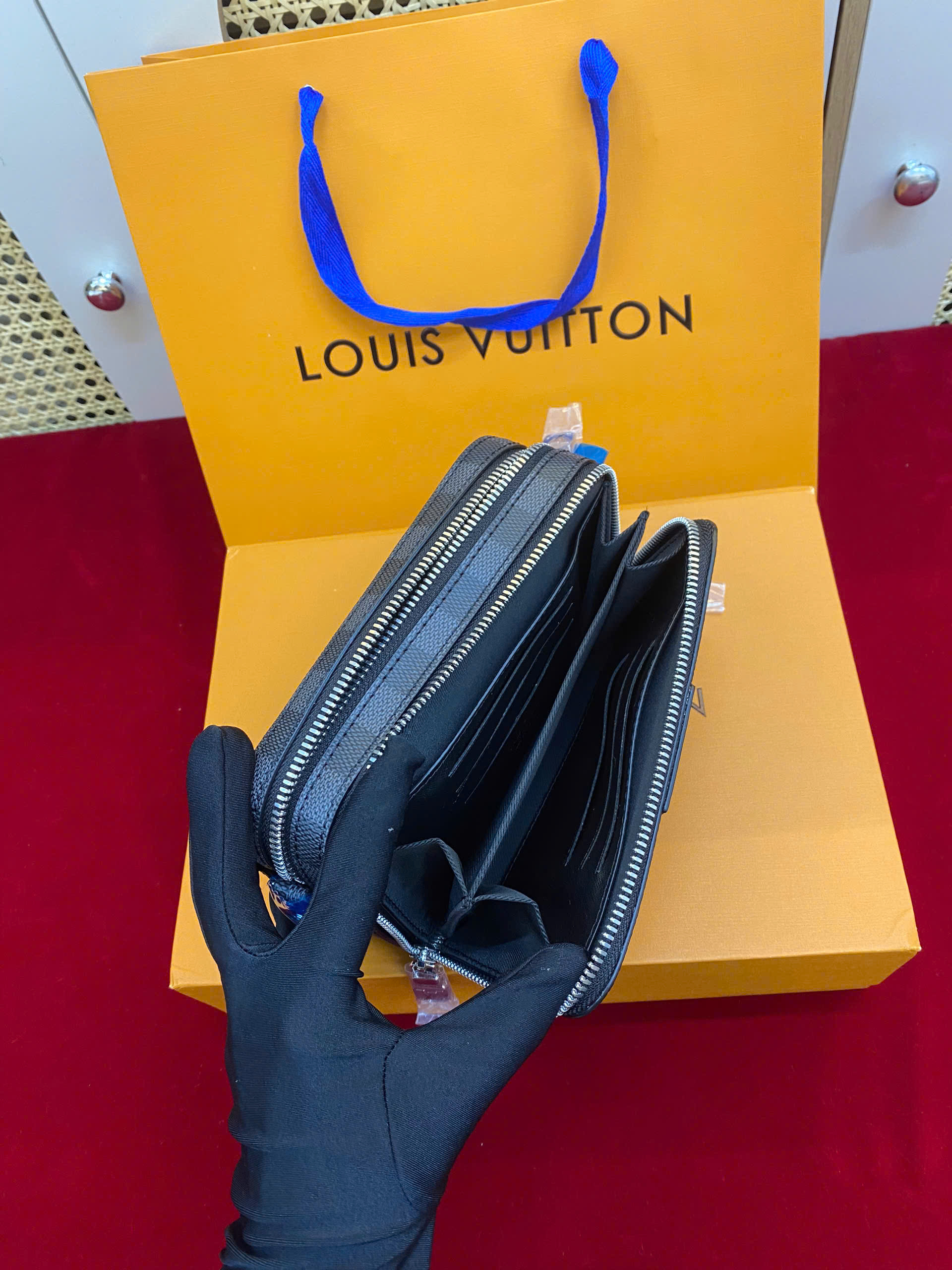 Túi LV Alpha Wearable Wallet Siêu Cấp Size 18.5cm M81260