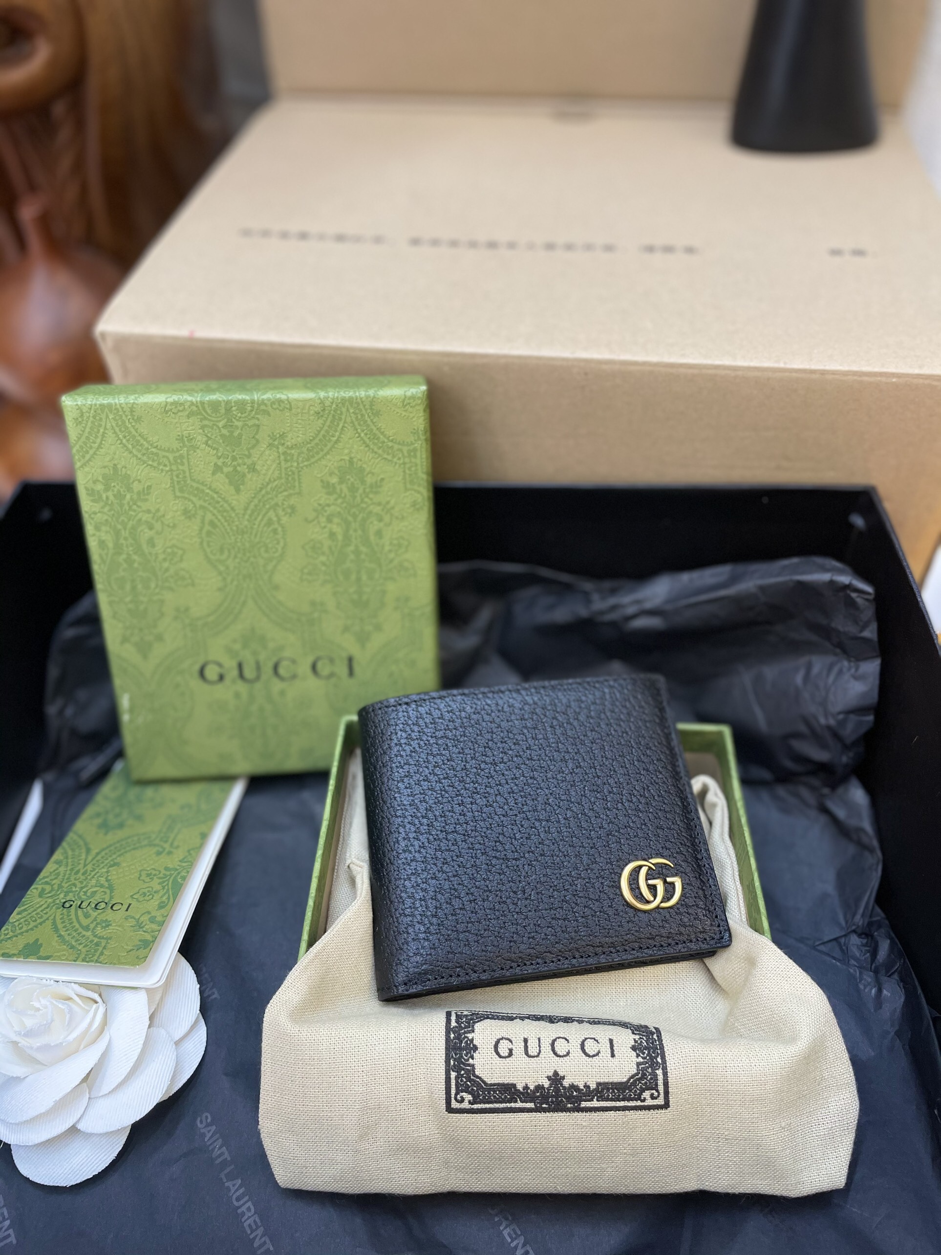 Ví Gucci Siêu Cấp Màu Đen Logo GC Vàng Szie 9,5 x 11cm