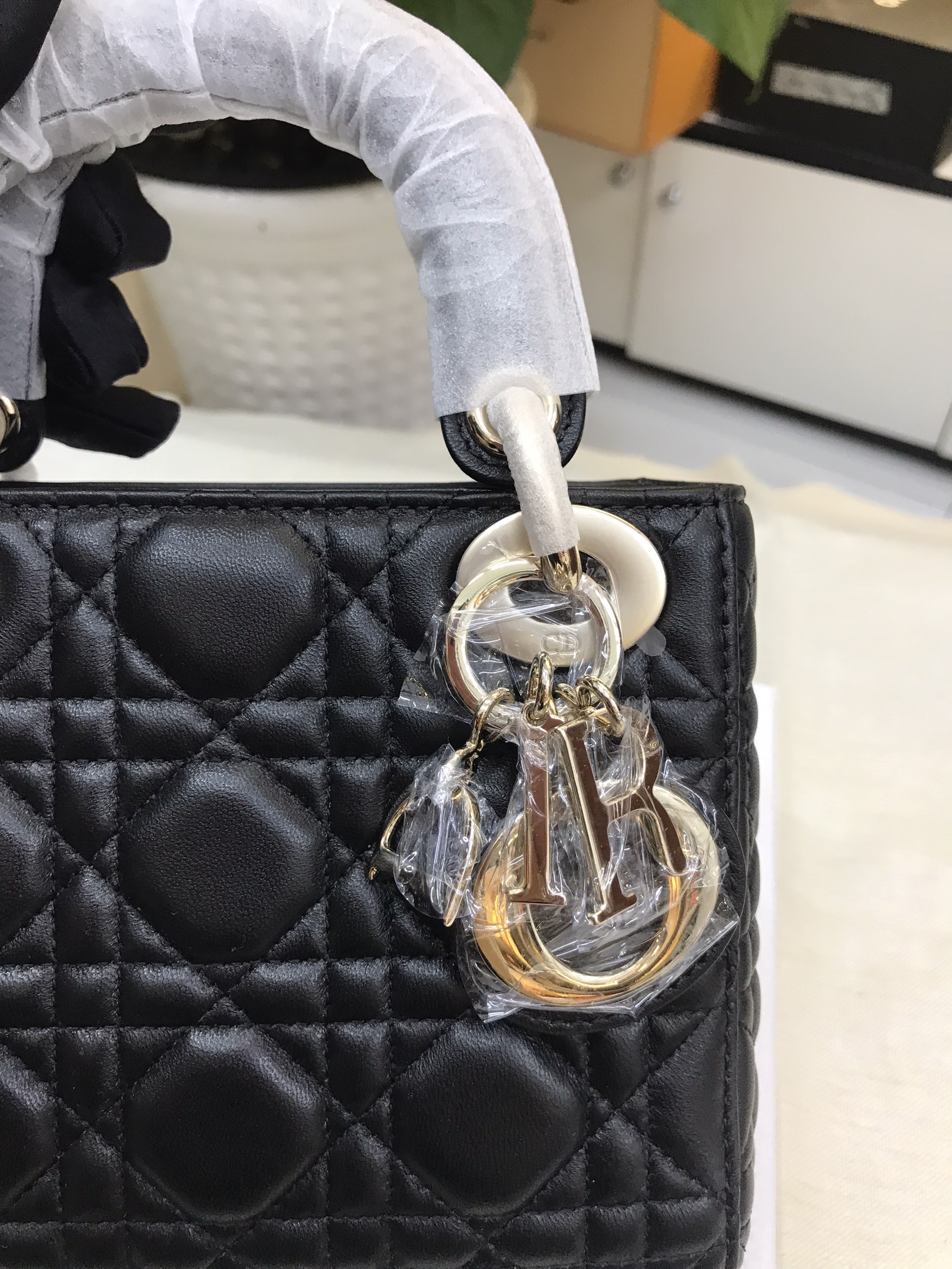 Túi Mini Lady Dior Bag VIP Màu Đen Size 17cm