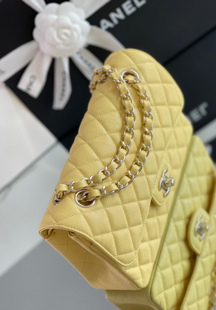 Túi Xách Chanel Classic Vip Màu Vàng Da Hạt Size 23cm