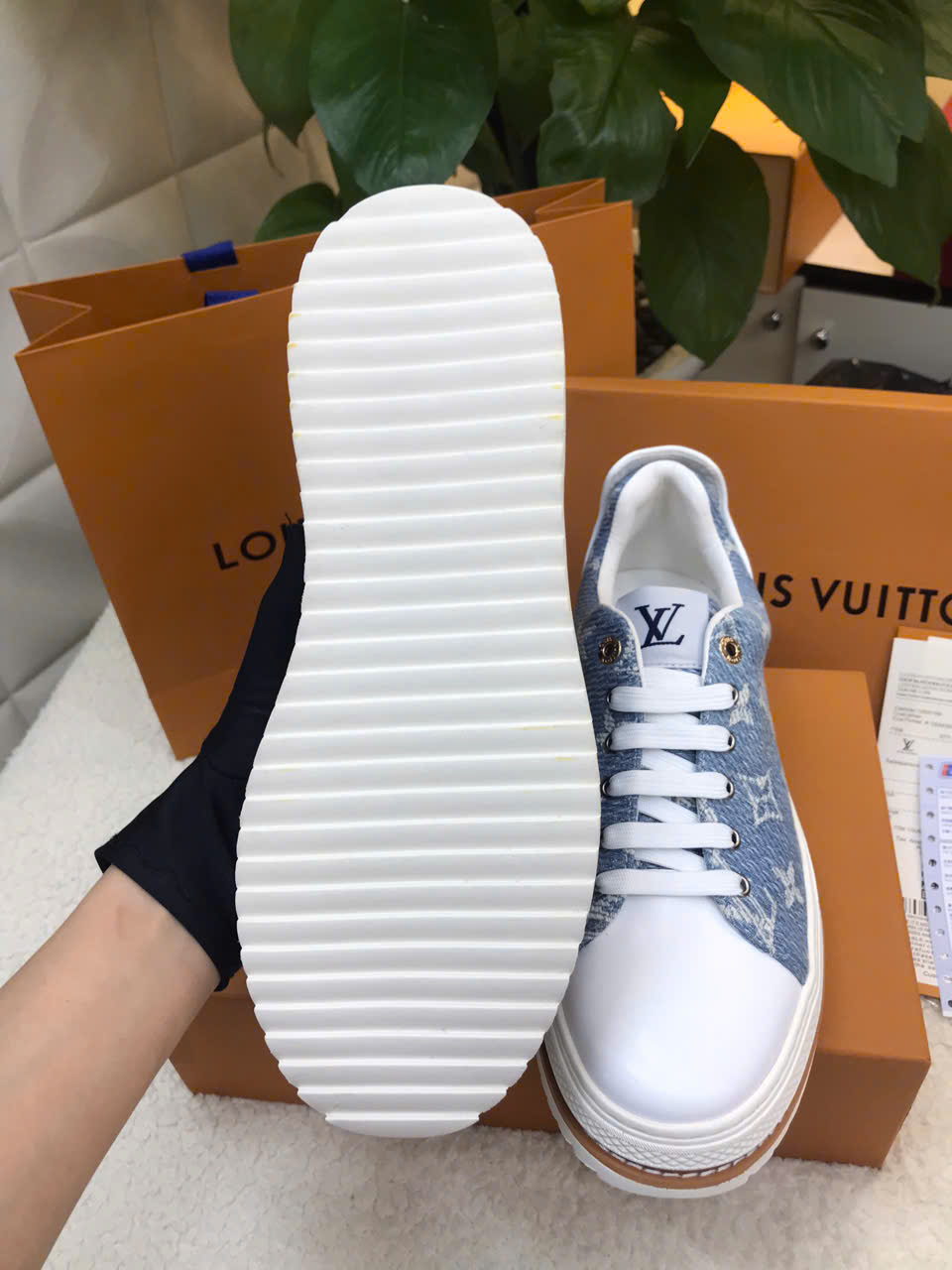 Giày LV Time Out Trainers Blue Size 43 1AC28U