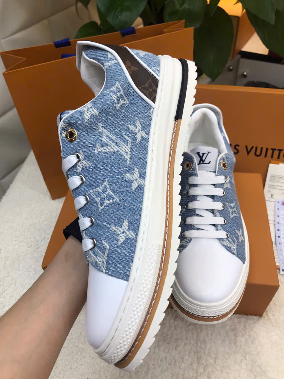 Giày LV Time Out Trainers Blue Size 43 1AC28U