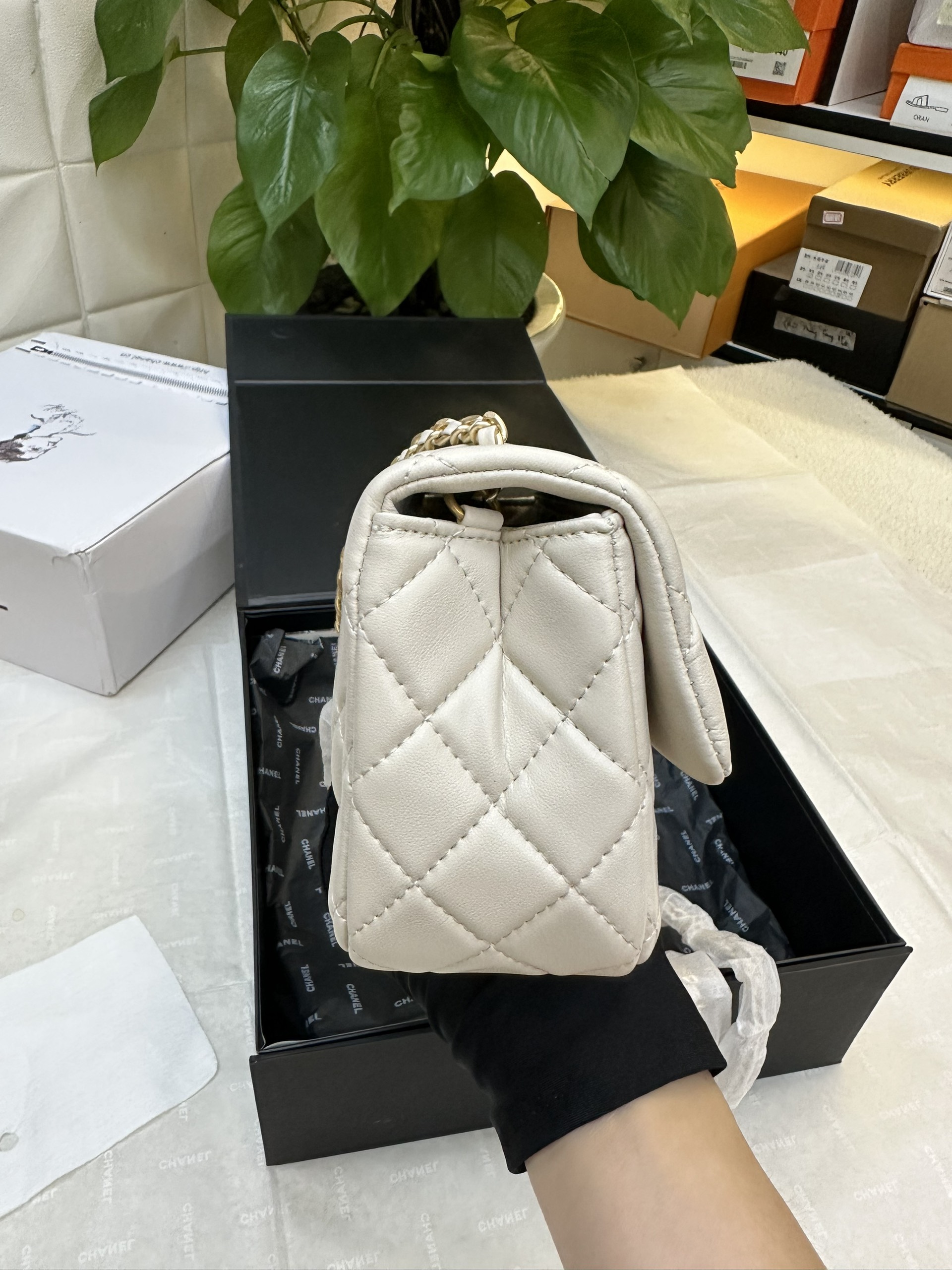 Túi Chanel Lambskin Quilted Mini CC Pearl Crush Super Màu Trắng Size 20cm