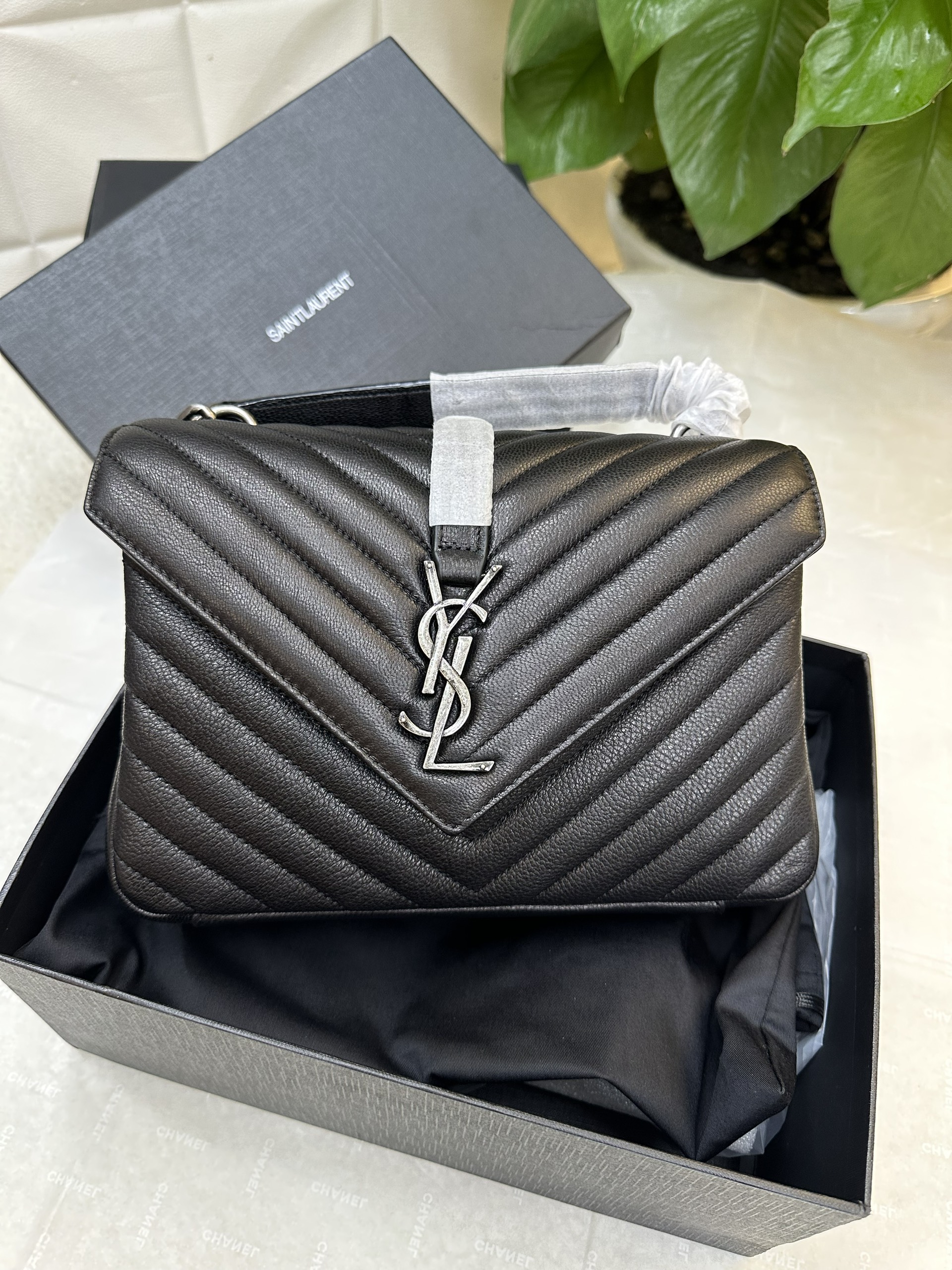 Túi Ysl College Medium In Quilted Leather Black Size 24cm