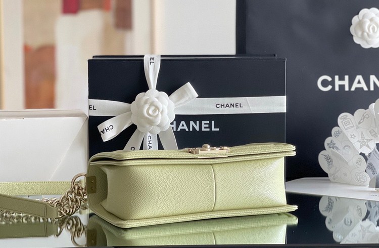 Túi Xách Chanel Boy Chevron Vip Màu Vàng Size 25cm
