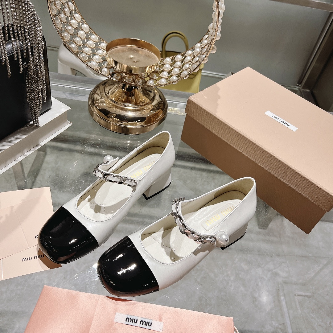Giày Chanel Siêu Cấp Đế 2,5cm Màu Trắng Mũi Bọc Đen Bóng Đủ Size