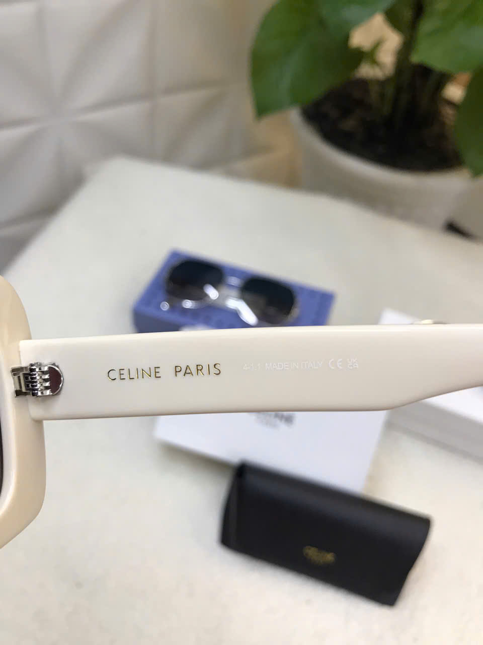 Kính Mát Celine Triomphe 13 Sunglasses In Acetate Ivory Siêu Cấp Màu Trắng