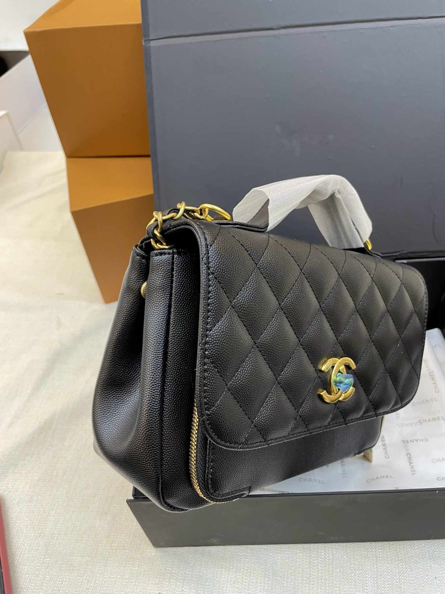 Túi Xách Chanel Super Business Affinity Màu Đen Khóa Vàng Size 25cm