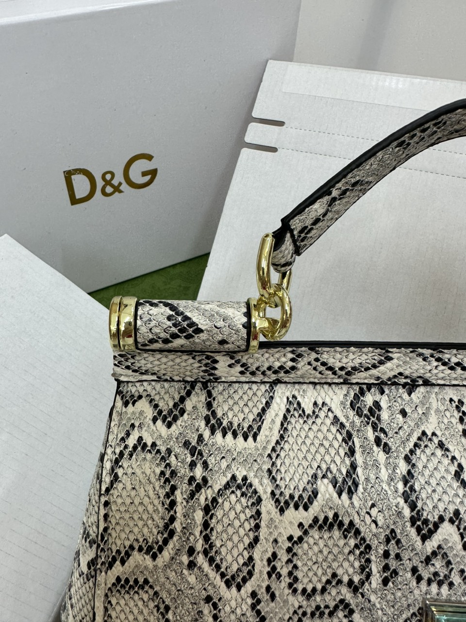 Túi Xách D&G Da Trăn Trắng Super Size 25cm Full Box