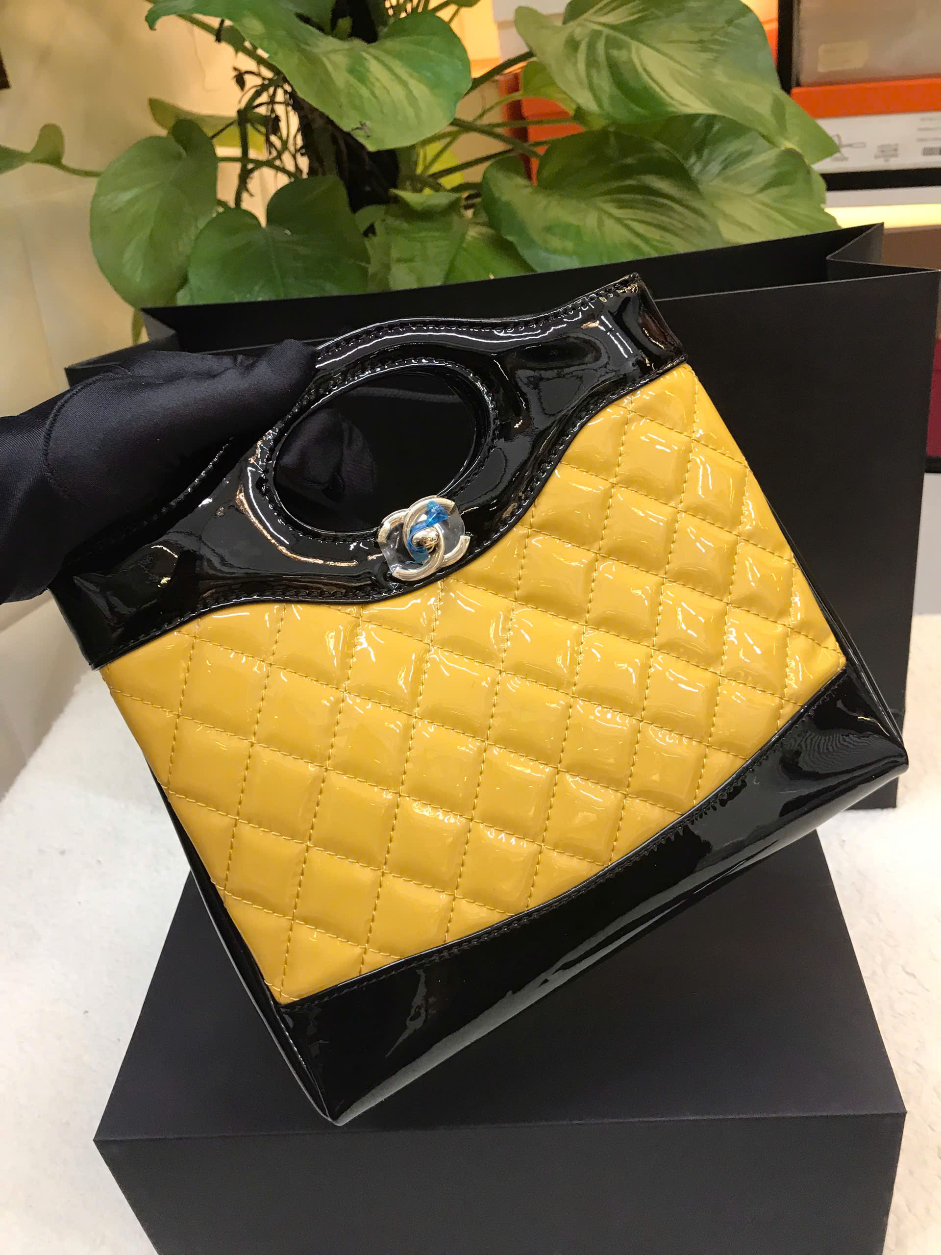 Túi Chanel Mini 31 Bag Patent Black And Yellow Siêu Cấp Size 23cm
