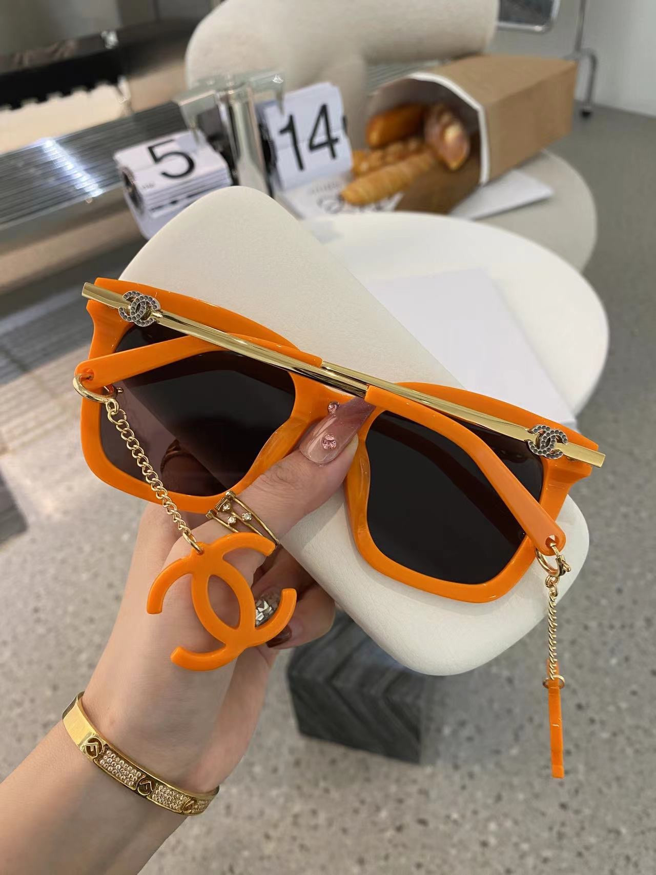 Kính Chanel Siêu Cấp Sunglasses Màu Cam