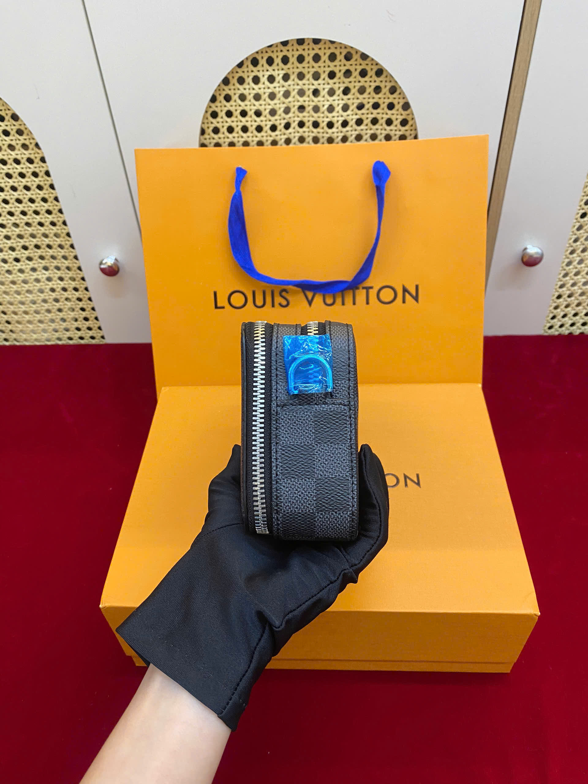 Túi LV Alpha Wearable Wallet Siêu Cấp Size 18.5cm M81260