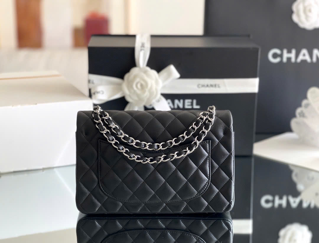 Túi Chanel Classic Flap Vip Da Lì Màu Đen Khóa Bạc Size 23cm