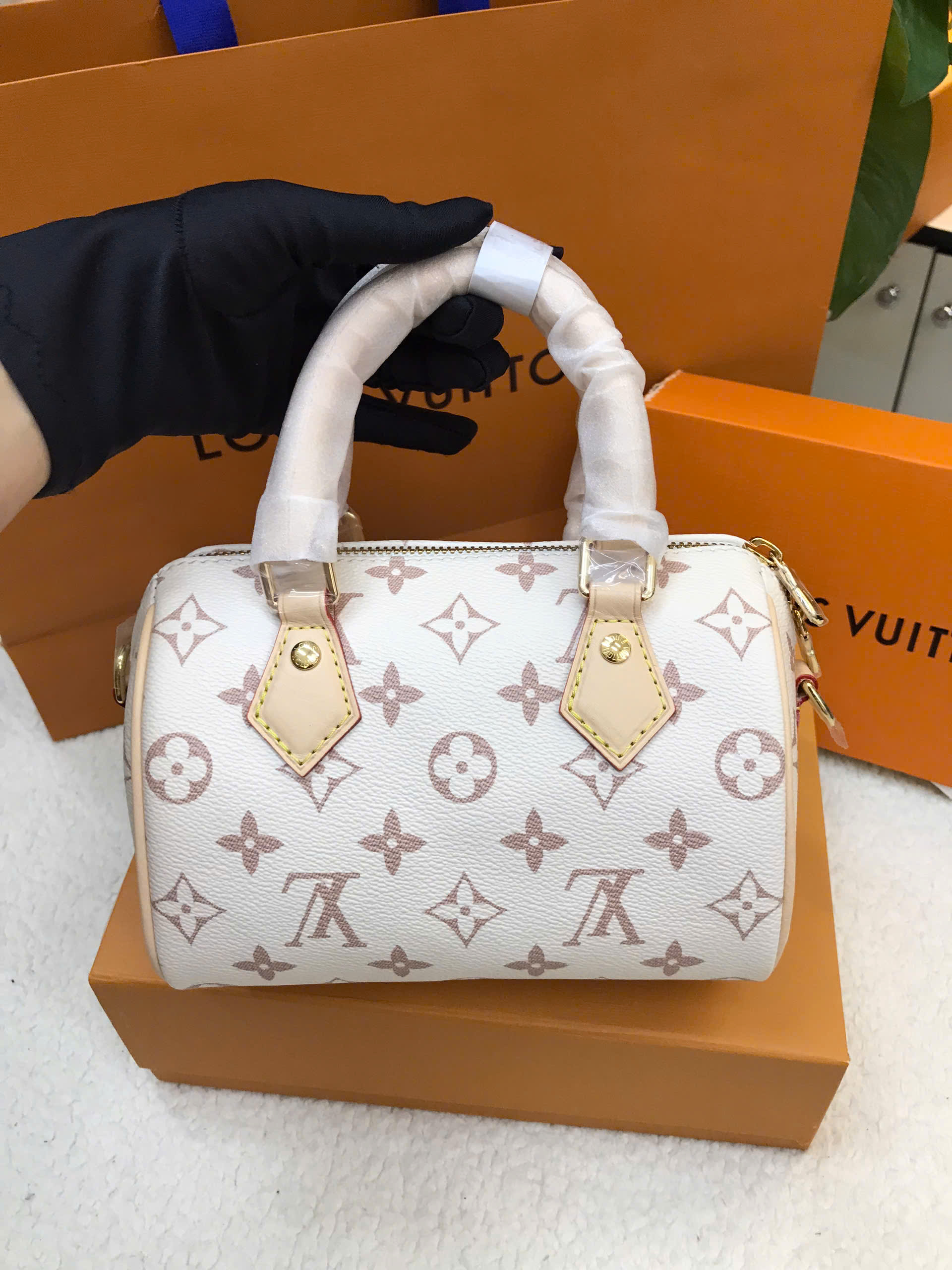 Túi LV Speedy Bandoulière 20 Vip Màu Trắng Size 20.5cm