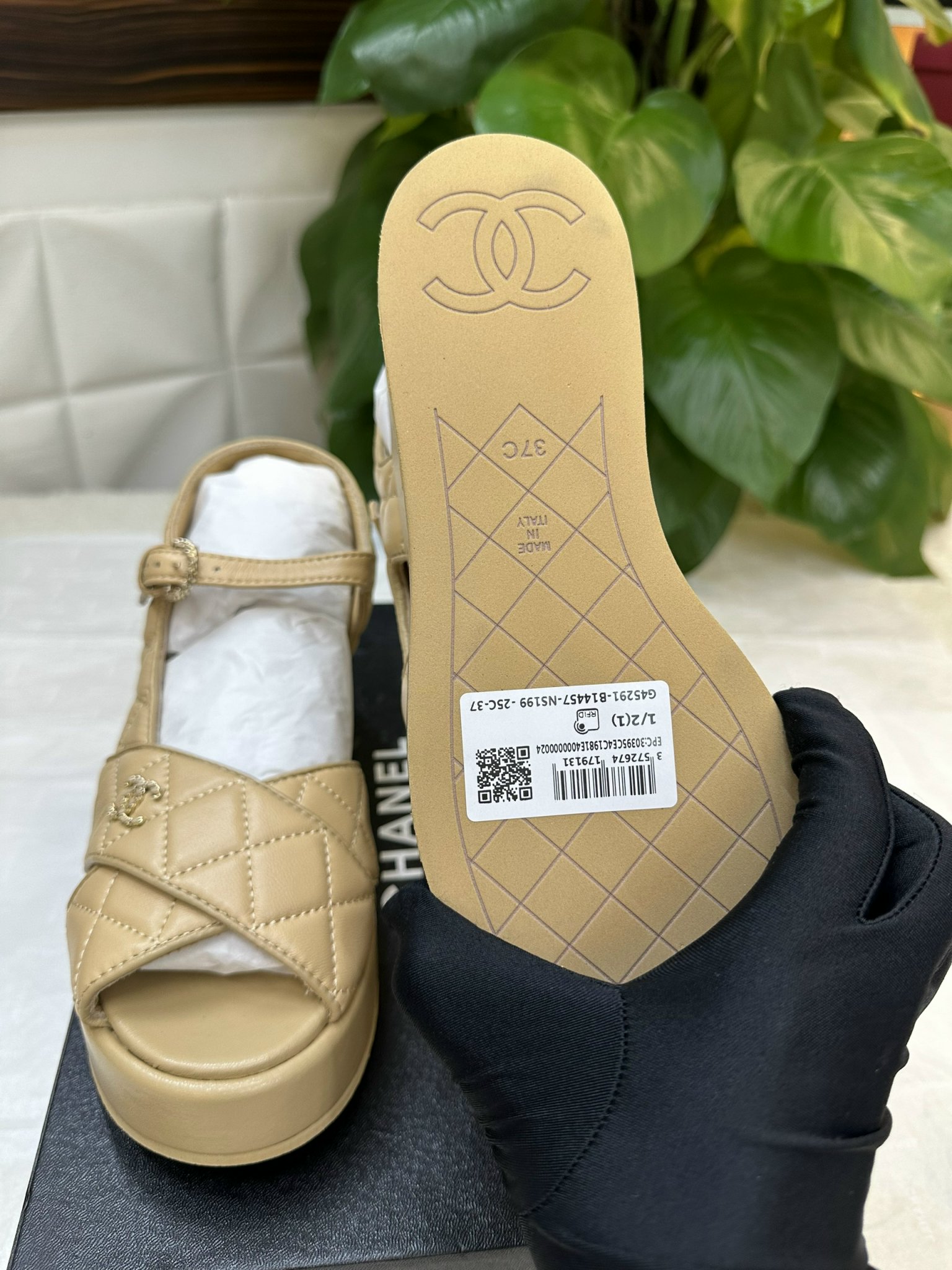 Giày Sandal Đế Xuồng Chanel Siêu Cấp Màu Be Size 37
