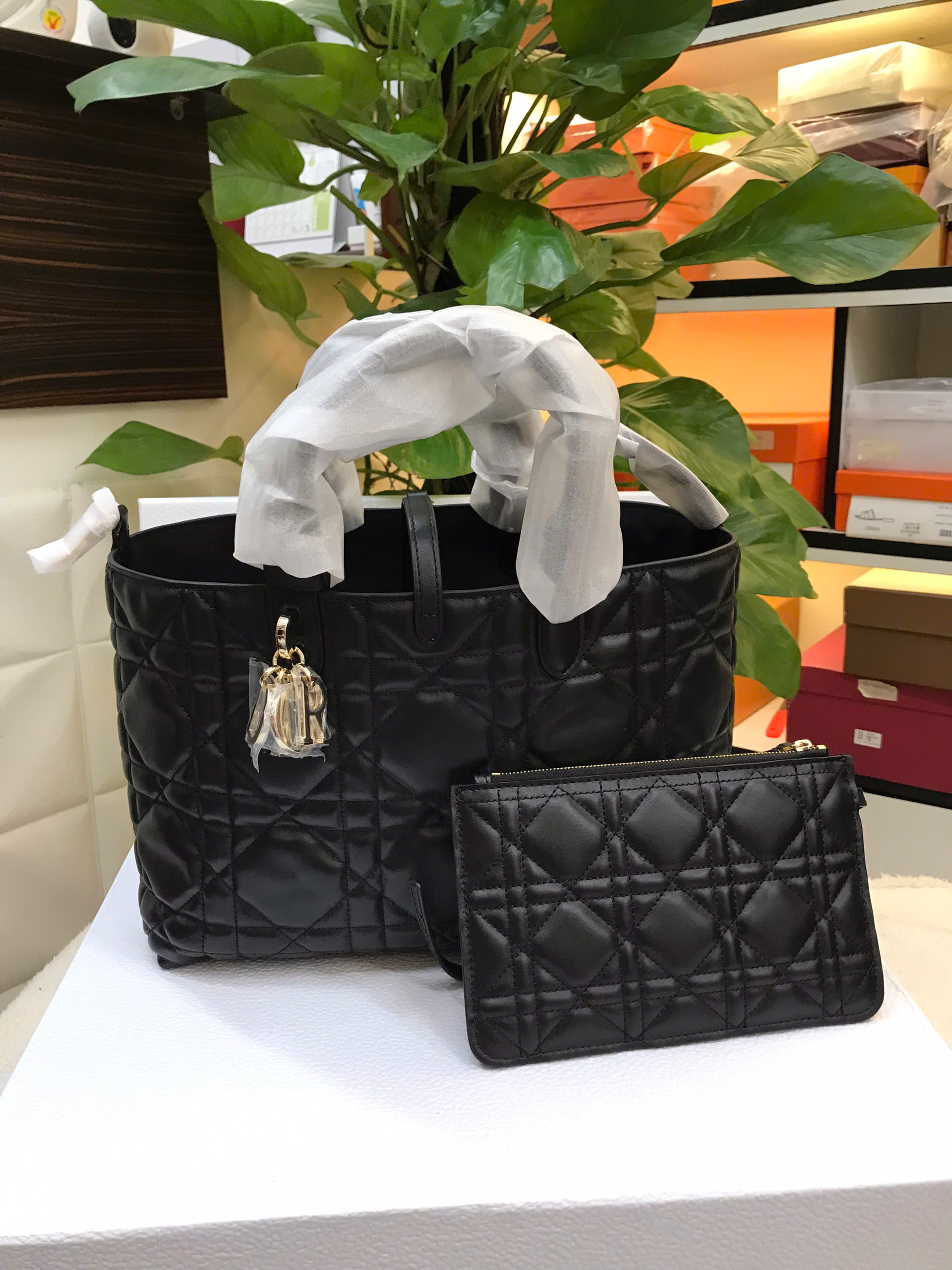 Túi Medium Dior Toujours Bag Black Macrocannage Calfskin Vip Màu Đen Size 28.5cm