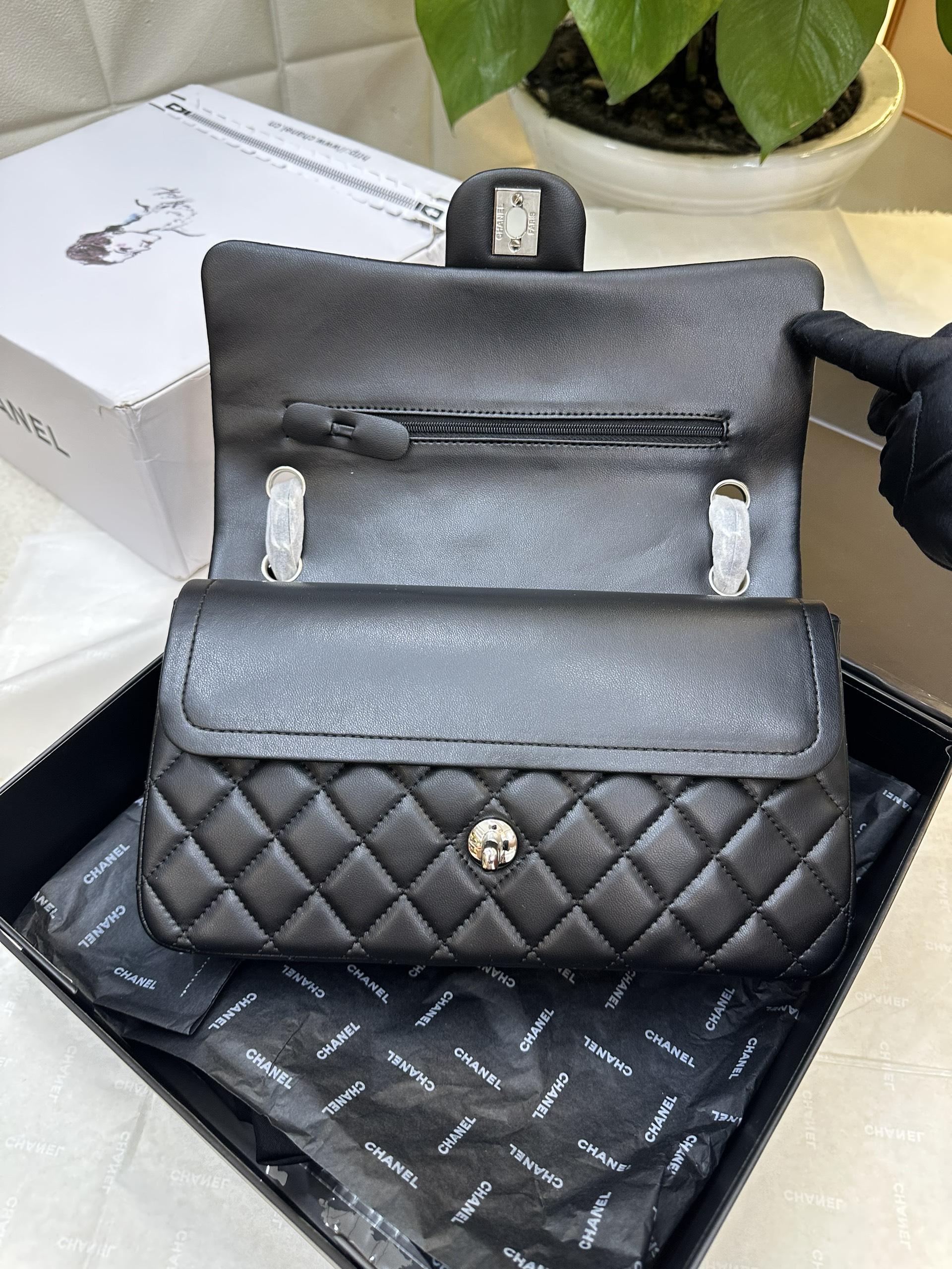 Túi Chanel Classic Super Màu Đen Logo Bạc Size 25cm