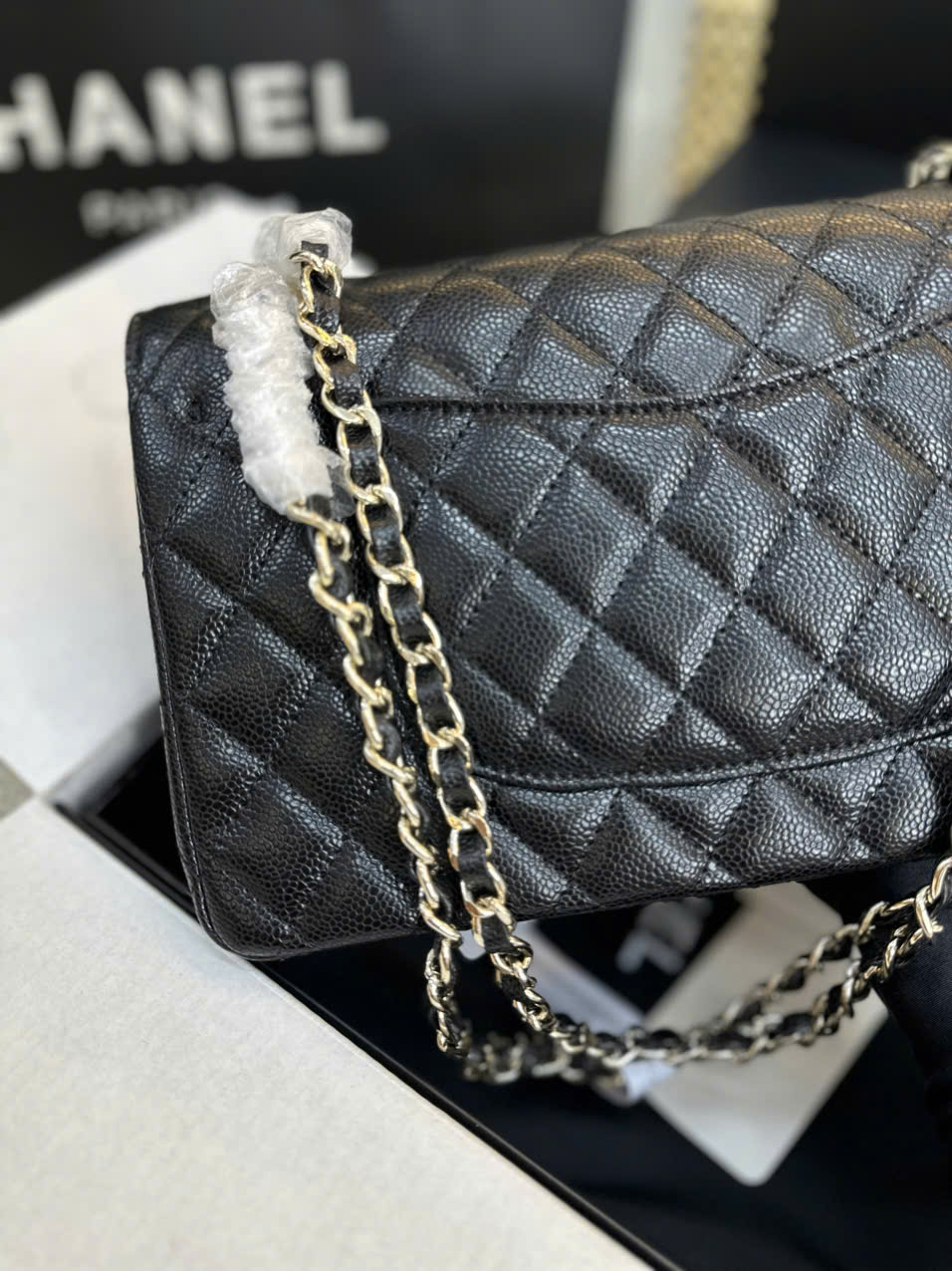 Túi Chanel Classic Flap Super Màu Đen Logo Vàng Nhạt Size 25.5cm