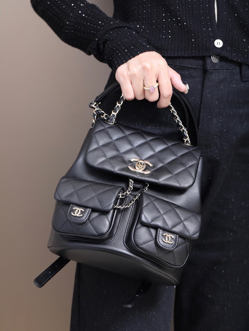 Ba Lô Nữ Chanel 23SS Duma Backpack GRAINED SHINY CALFSKIN & GOLD BLACK Màu Trắng AS3860