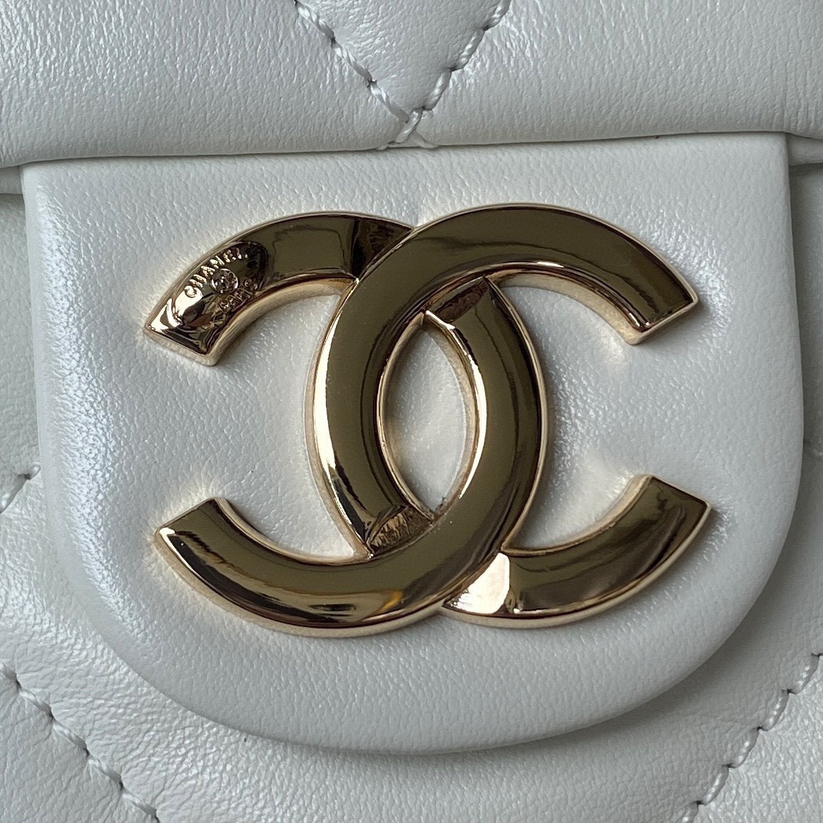 Túi Xách Chanel Replica 23B CC Túi Chanel HoBo Shopping Màu Trắng AS4359