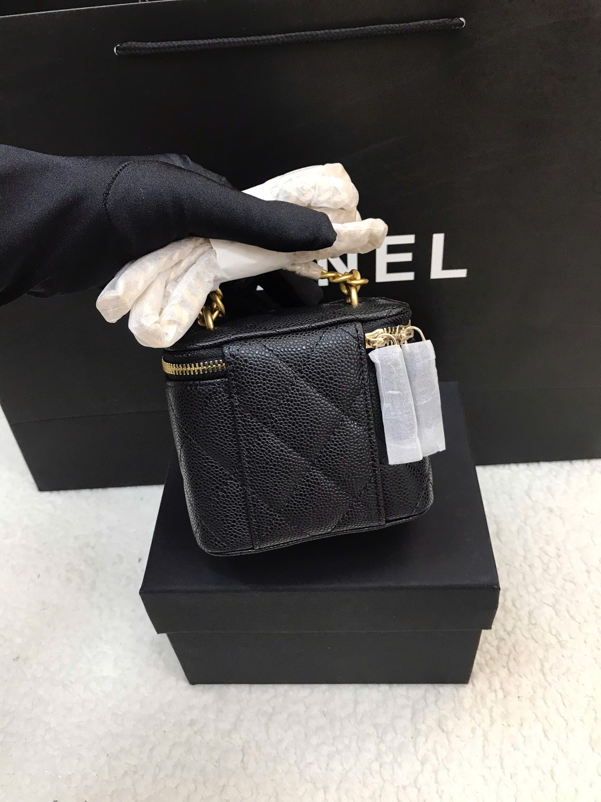 Túi Chanel 23P Mini Vanity Case Heart Chain Bag Siêu Cấp Màu Đen Size 11cm