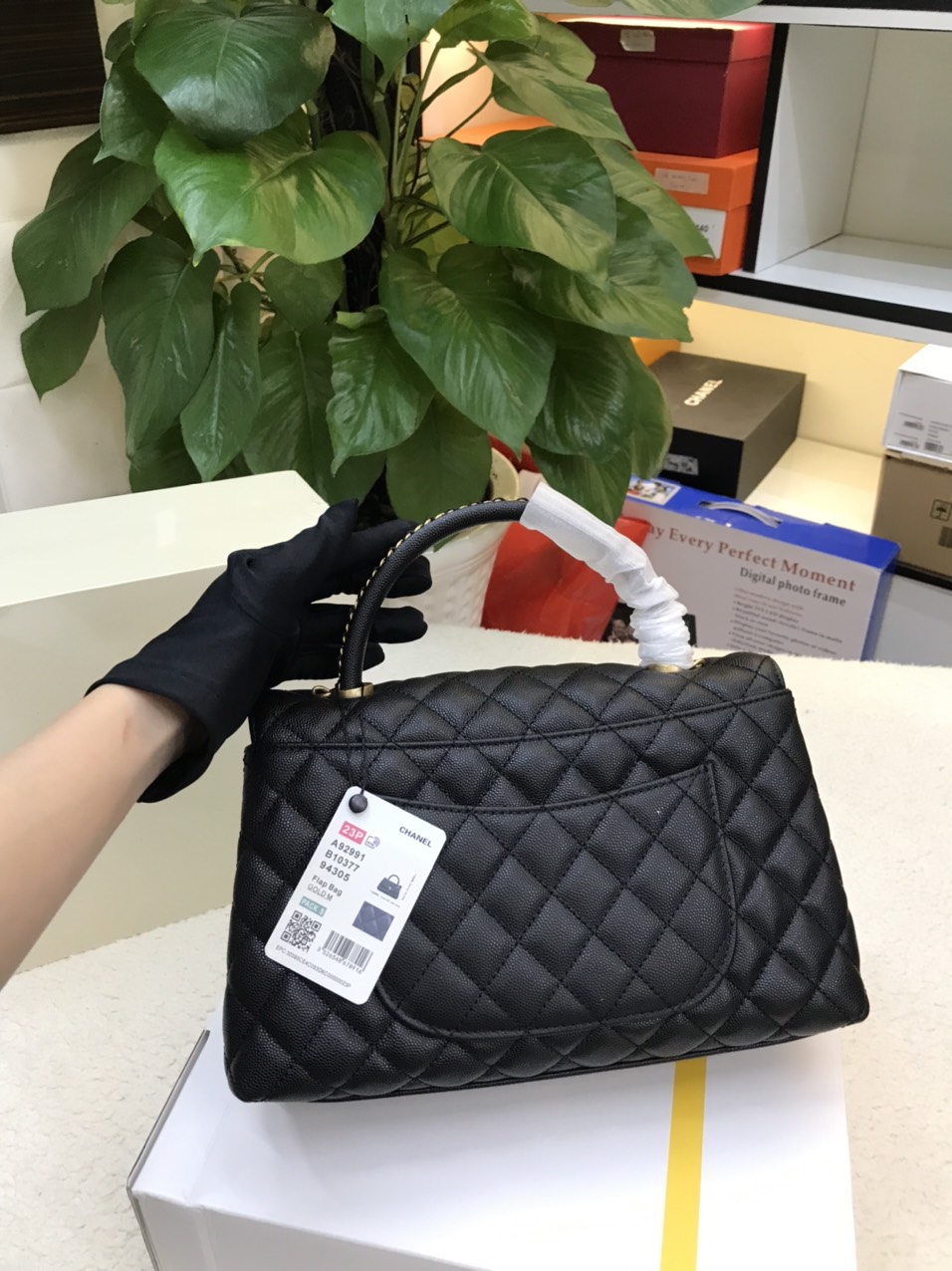 Túi Chanel Coco Handle Medium VIP Màu Đen Khóa Vàng Size 28cm