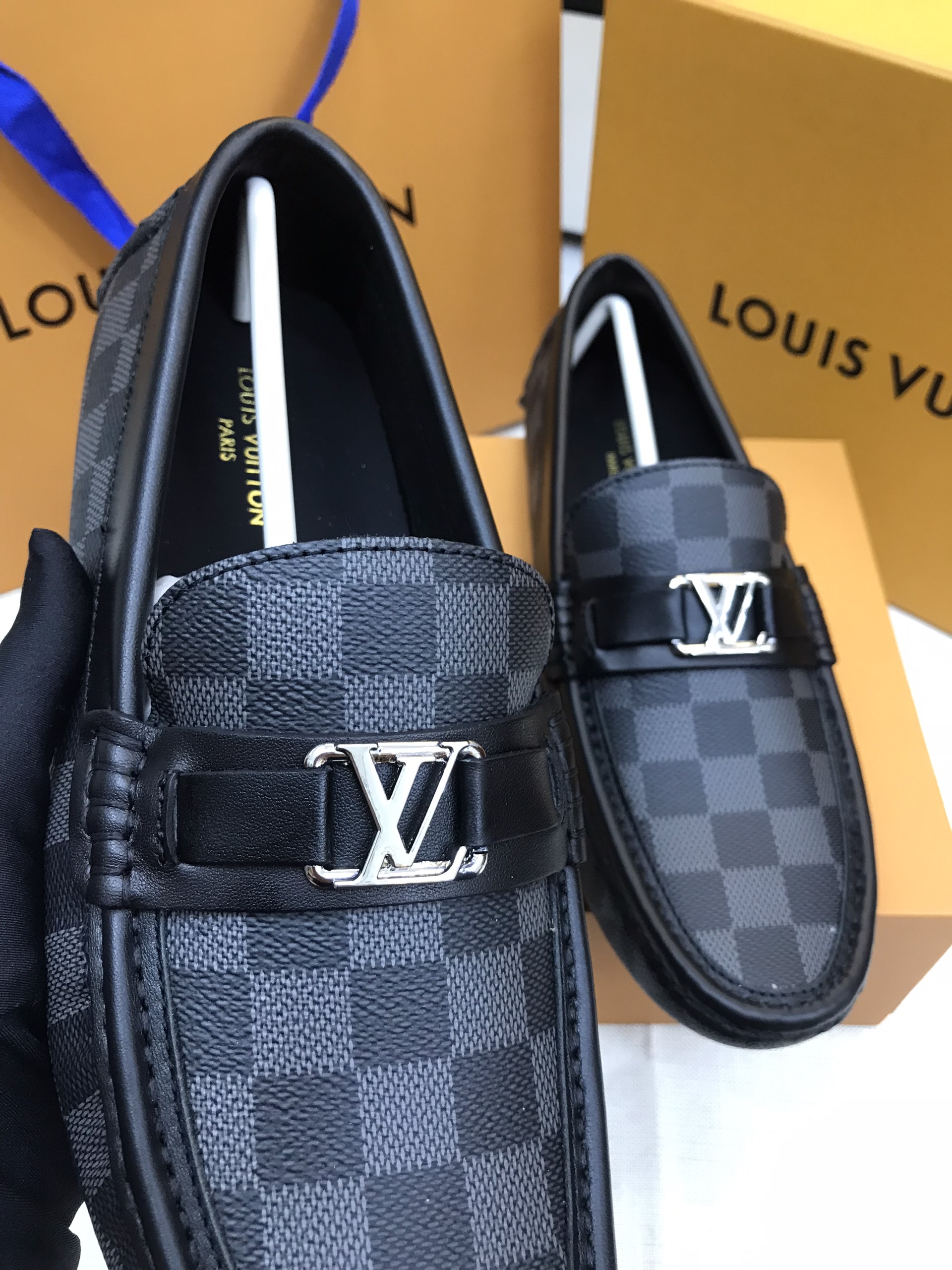 Giày LV Hockenheim Moccasin Siêu Cấp Màu Đen Size 42 1A4OIF