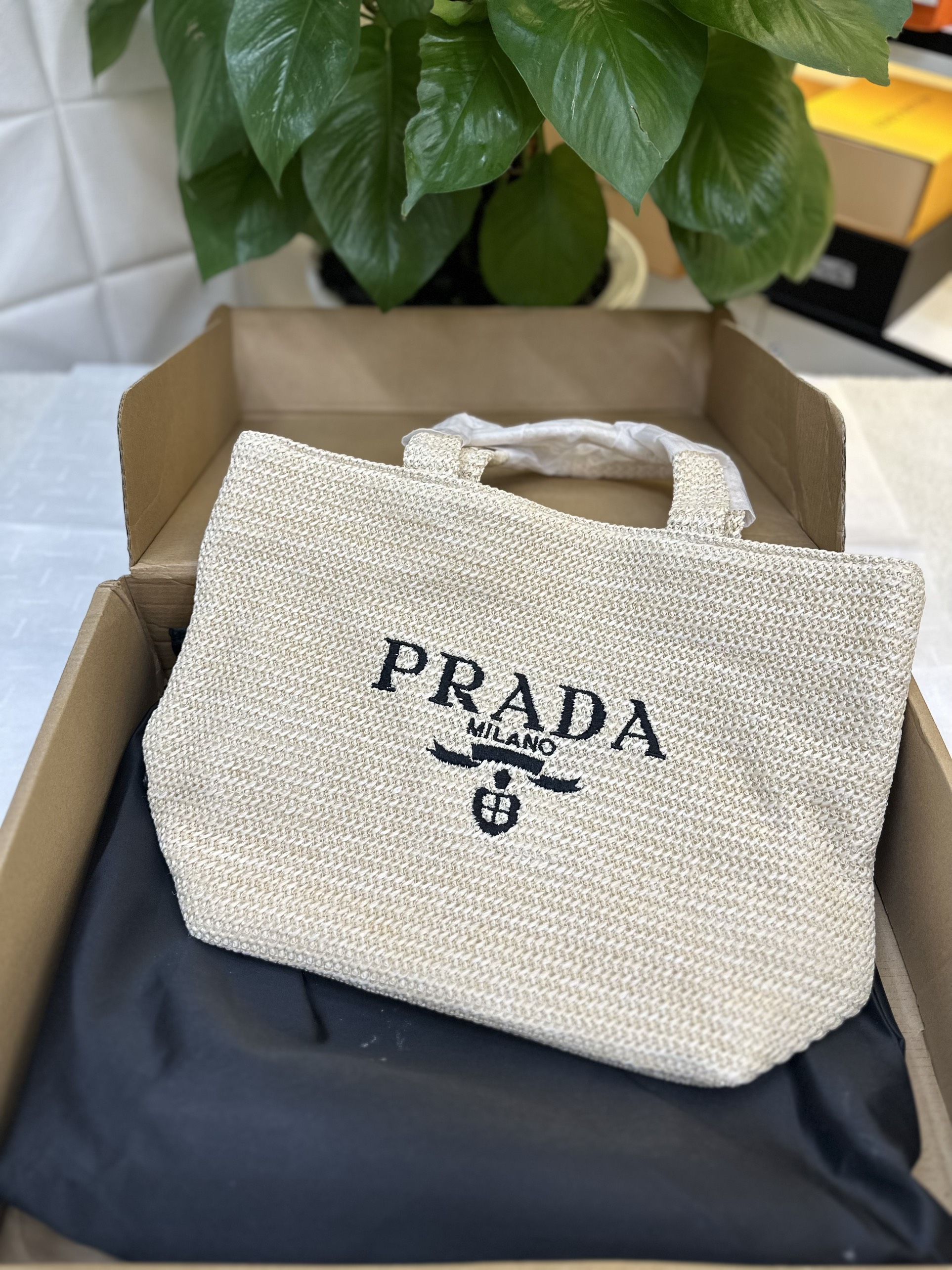 Túi Prada Crochet Tote Bag Super Size 40cm