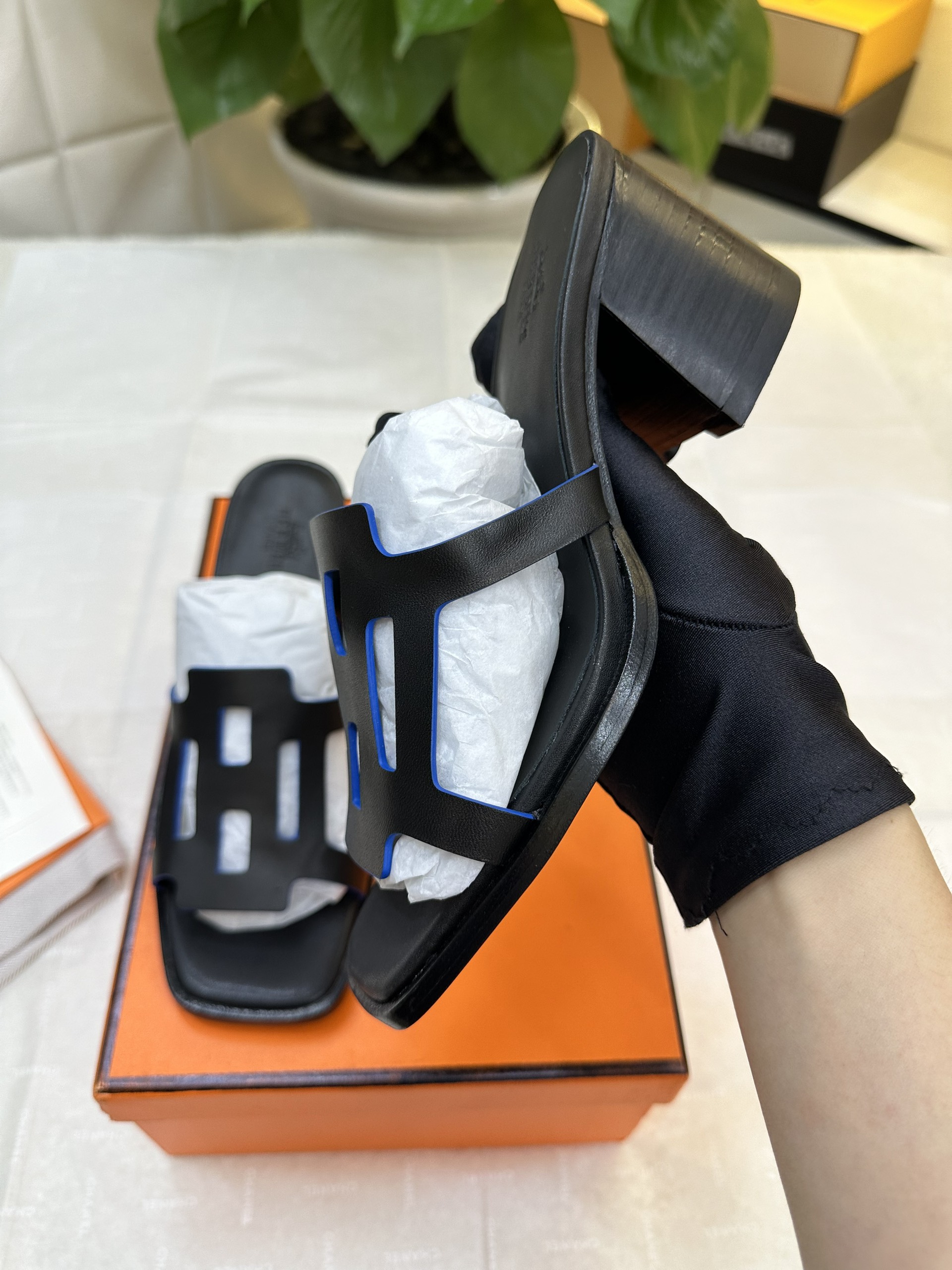 Giày Hermes Sandal Izzy 60 Siêu Cấp Màu Đen Size 35