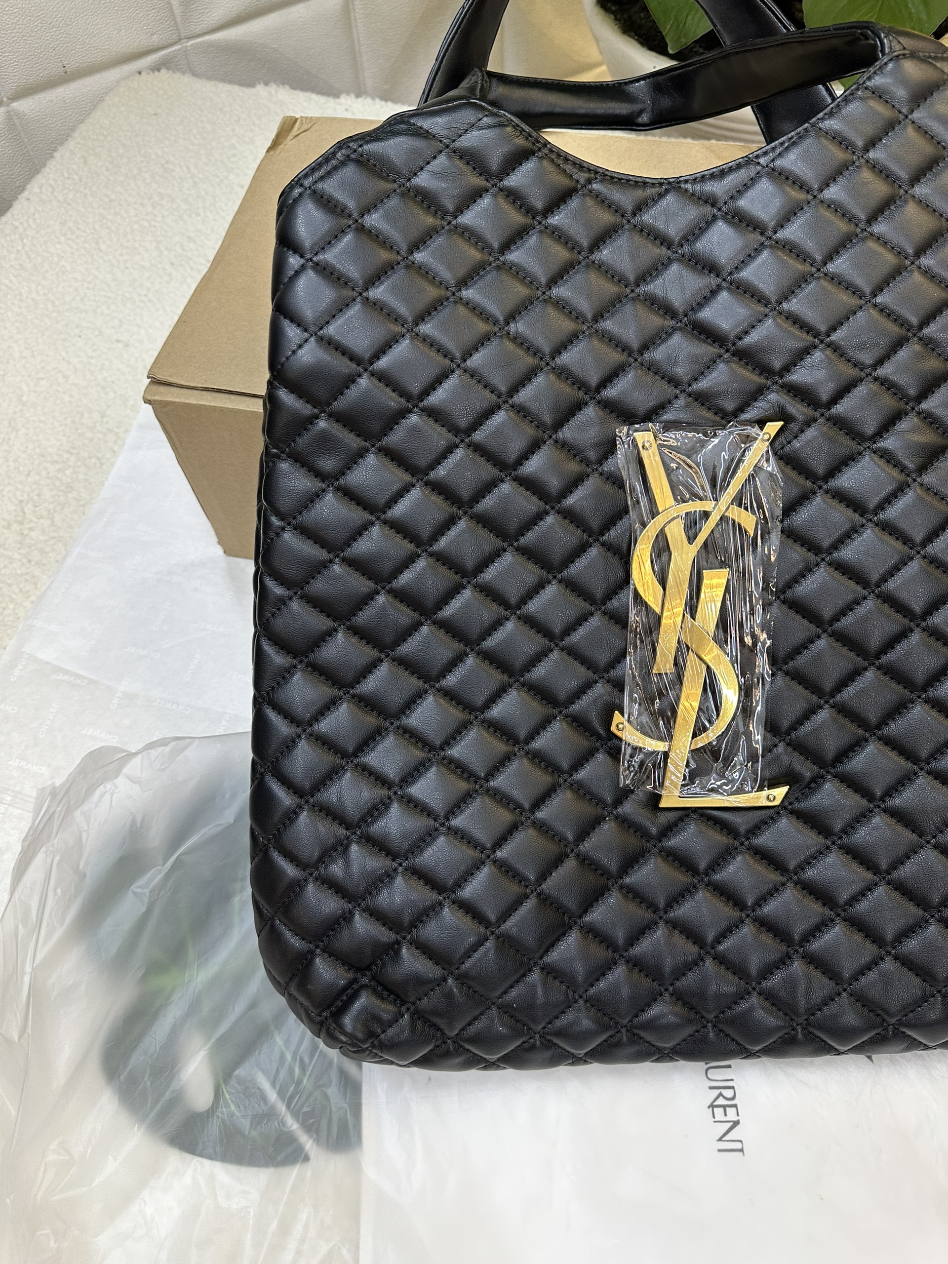 Túi YSL Icare Maxi Shopping Bag In Quilted Lambskin Super Size 34cm