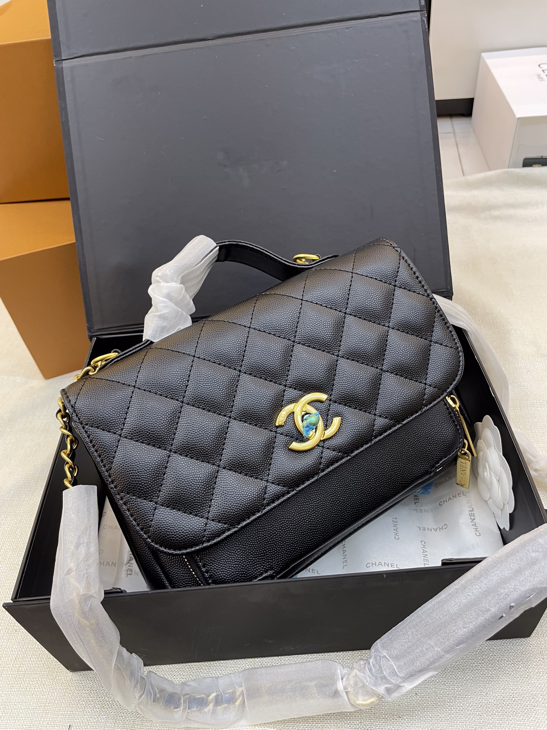 Túi Xách Chanel Super Business Affinity Màu Đen Khóa Vàng Size 25cm