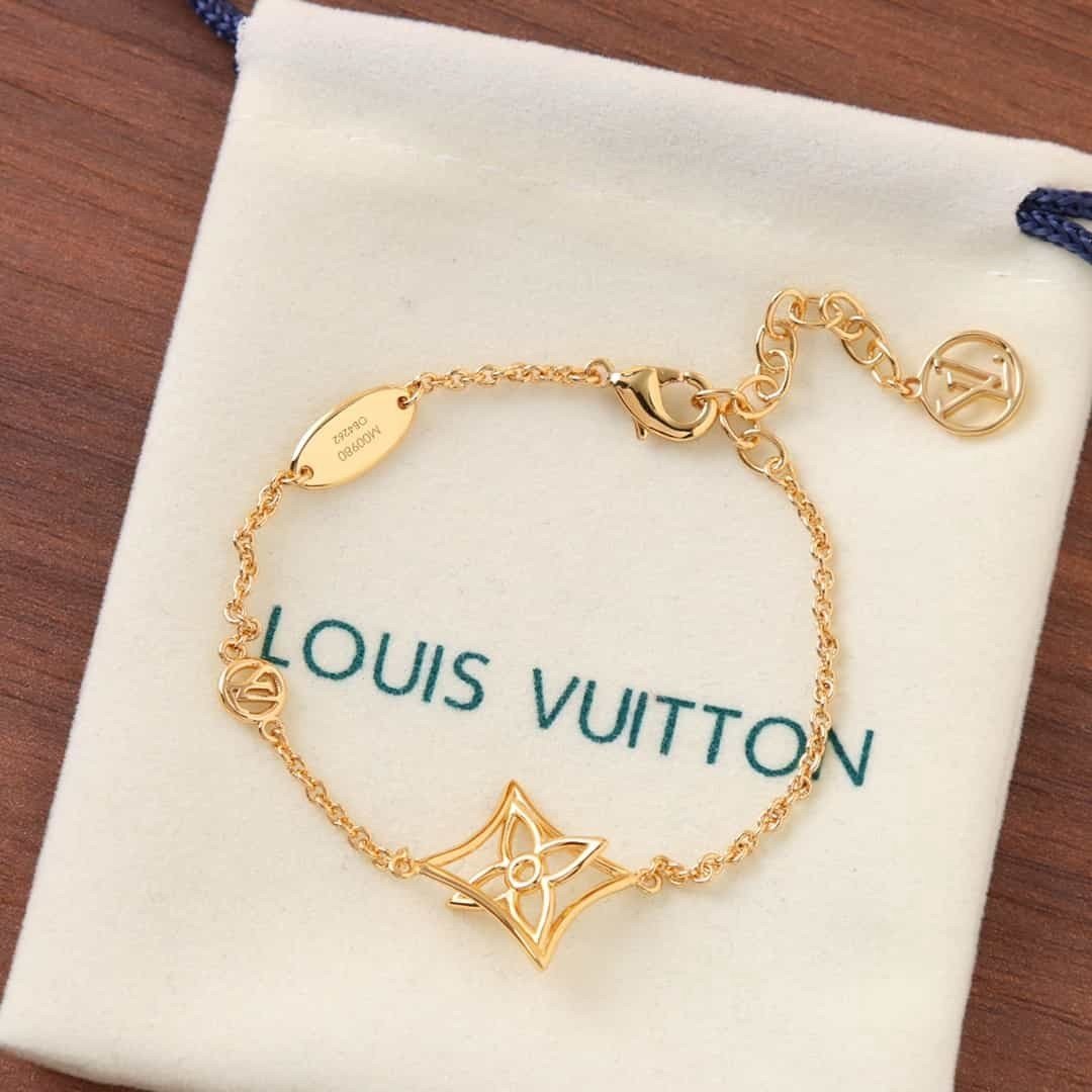 Vòng Tay Louis Vuitton Mạ Vàng Siêu Cấp Hình Ngôi SaoTWIGGY