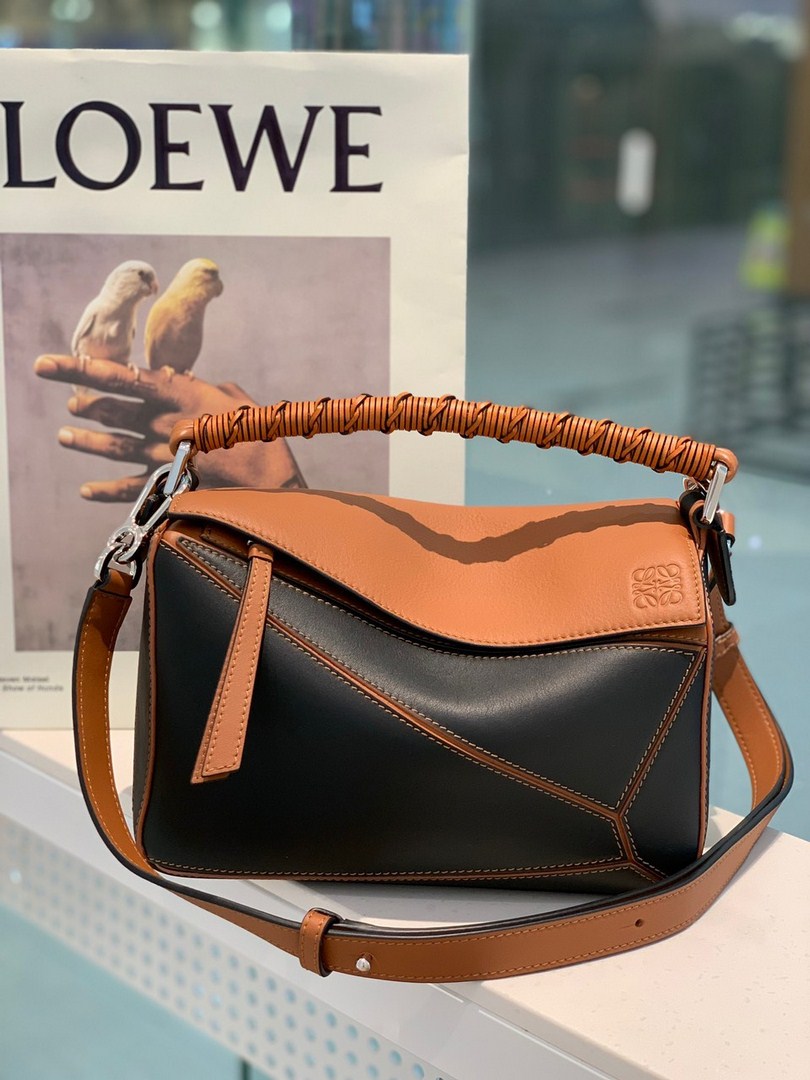 Túi Xách Loewe Puzzle Edge Bag Siêu Cấp Size Bảng Màu 24cm