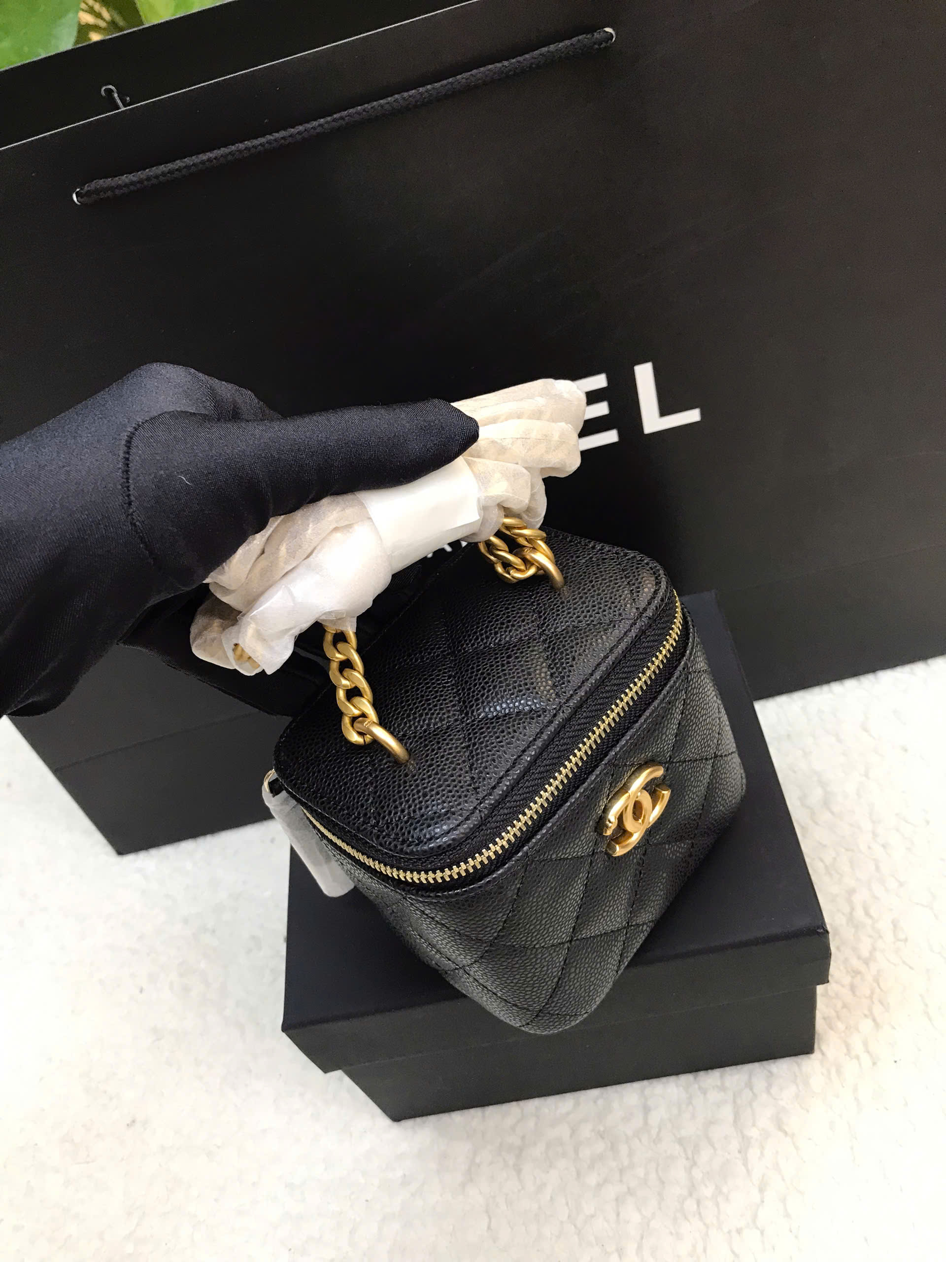 Túi Chanel 23P Mini Vanity Case Heart Chain Bag Siêu Cấp Màu Đen Size 11cm