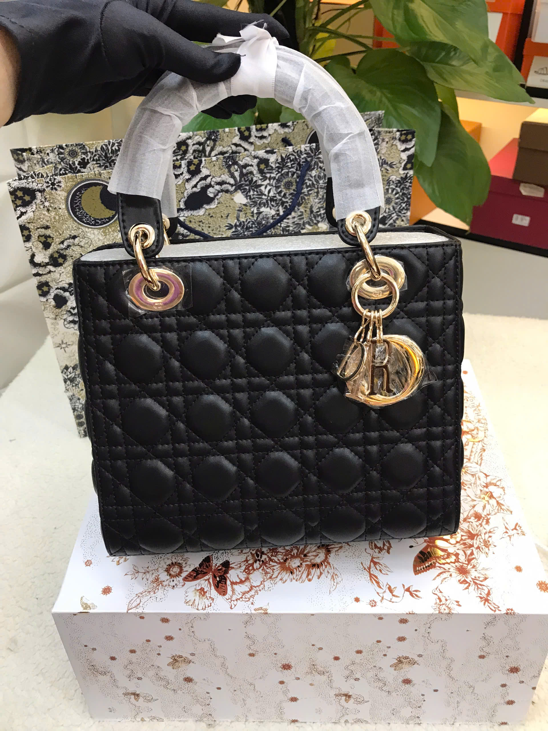 Túi Medium Lady Dior Bag Super Màu Đen Size 24cm