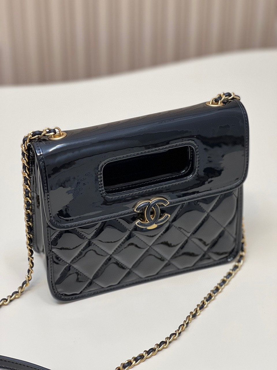 Túi Chanel 23S Size 15cm M4025