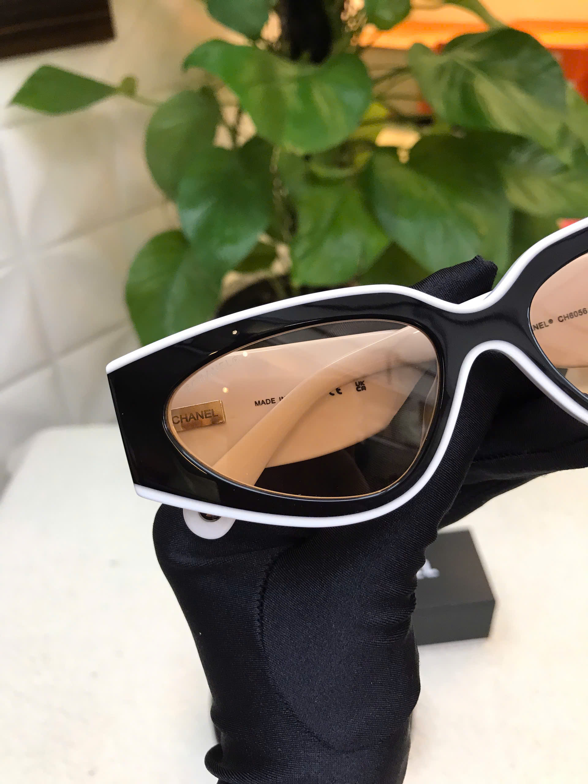 Kính Mát Chanel Cat Eye Sunglasses Siêu Cấp Màu Trắng