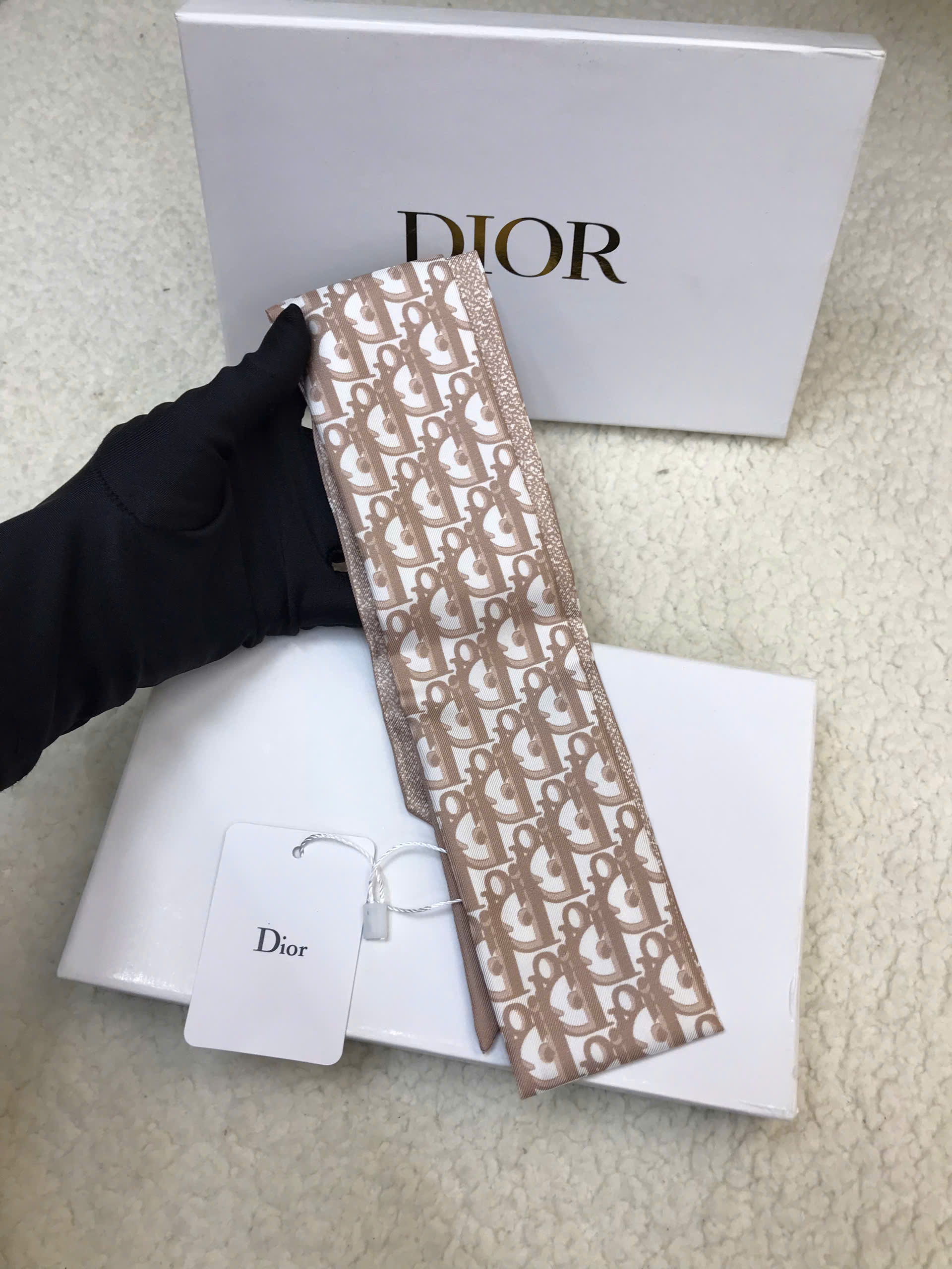 Khăn Dior Oblique Mitzah Scarf Màu Hồng Size 6 x 105cm