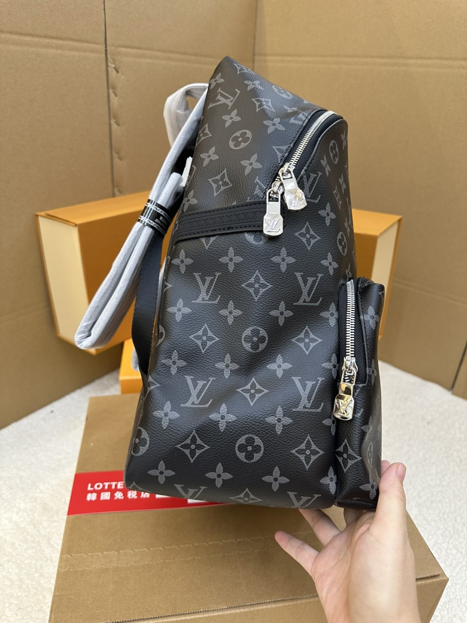 Balo LV Discovery PM Super Màu Đen Size 28cm M43186