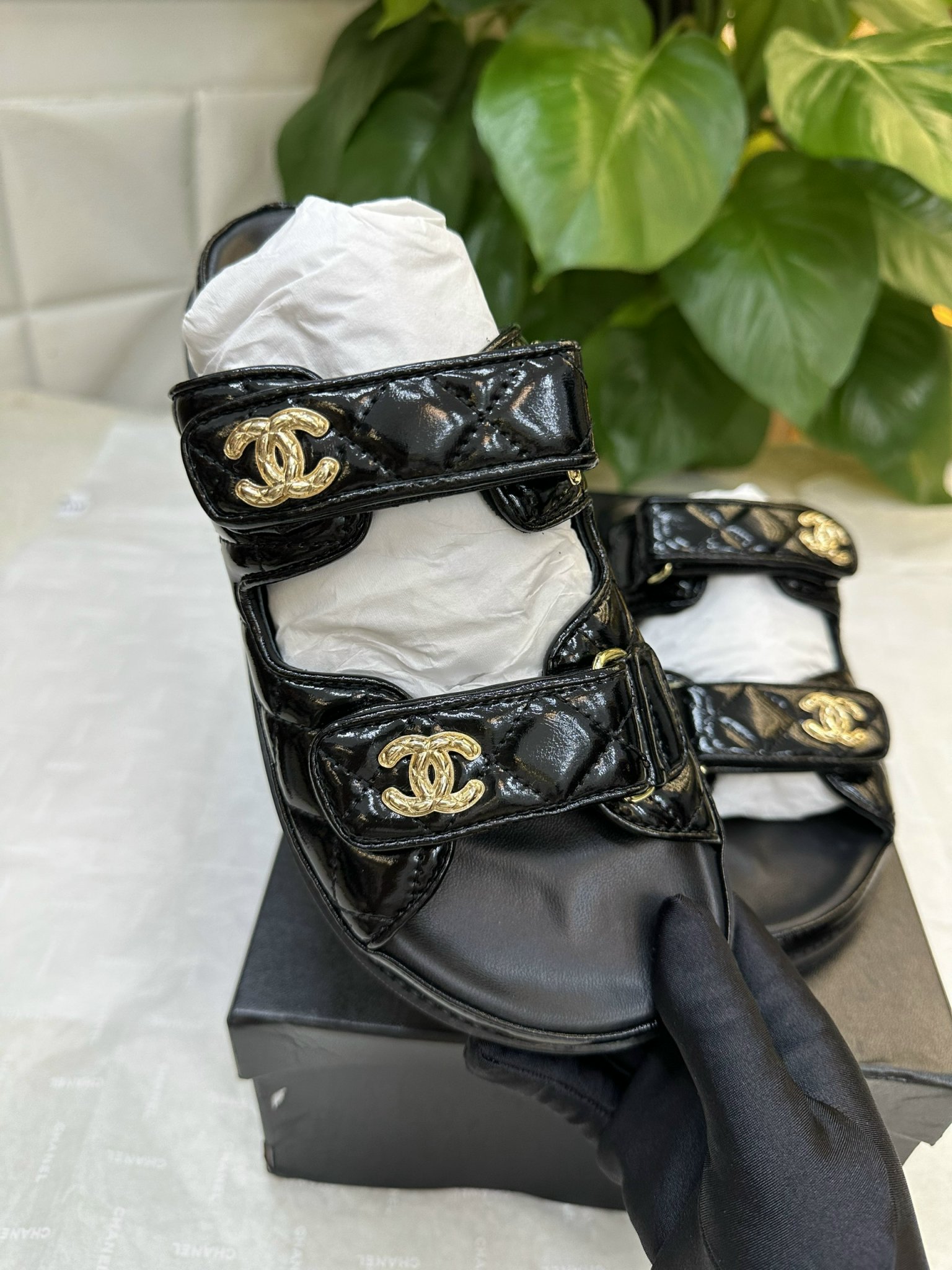 Giày Sandal Chanel Hai Quai Siêu Cấp Màu Đen Size 36