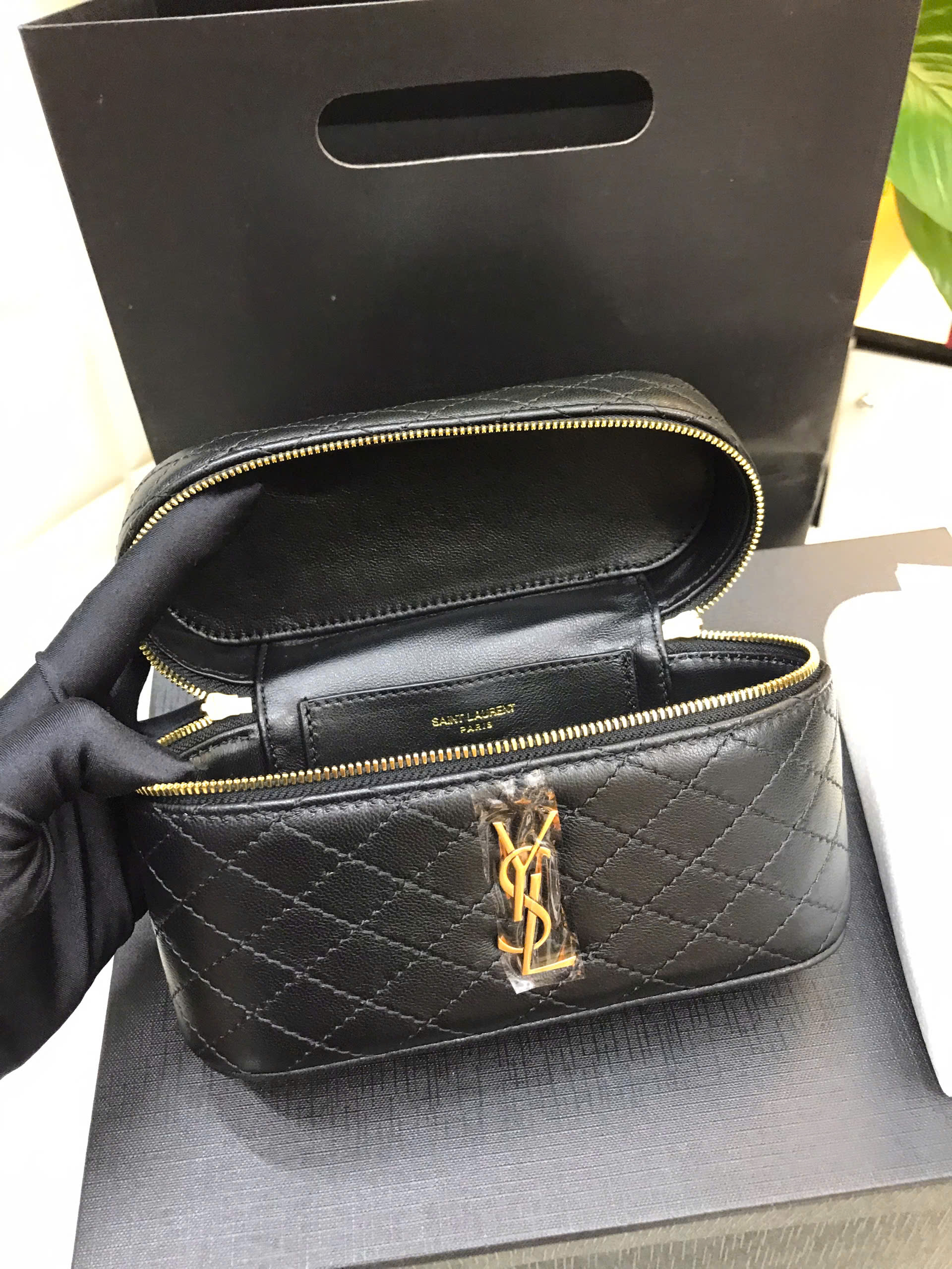 Túi YSL Gaby Vanity Bag In Lambskin Black Siêu Cấp Màu Đen Size 18cm