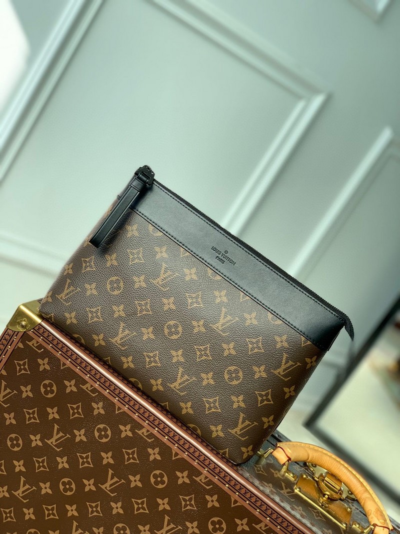 Túi LV Clutches Pochette Voyage Souple Monogram M82543 Hoa Nâu