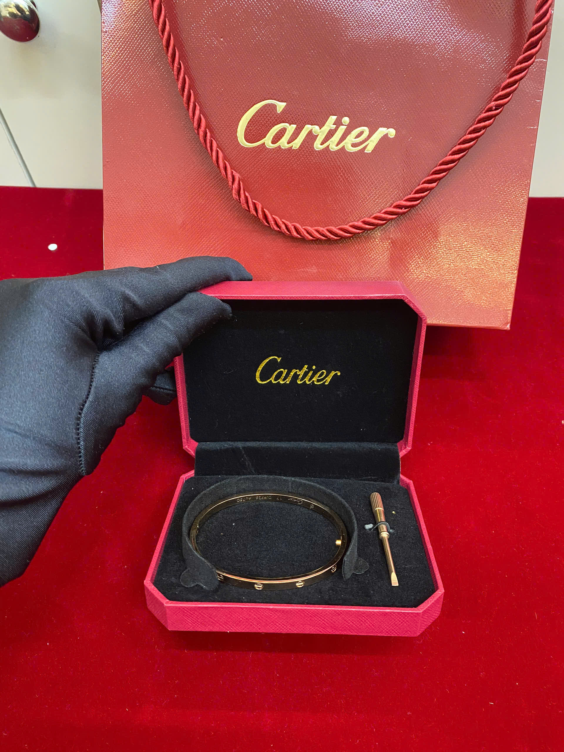 Vòng Tay Catier Love Bracelet Small Model Siêu Cấp Size 17