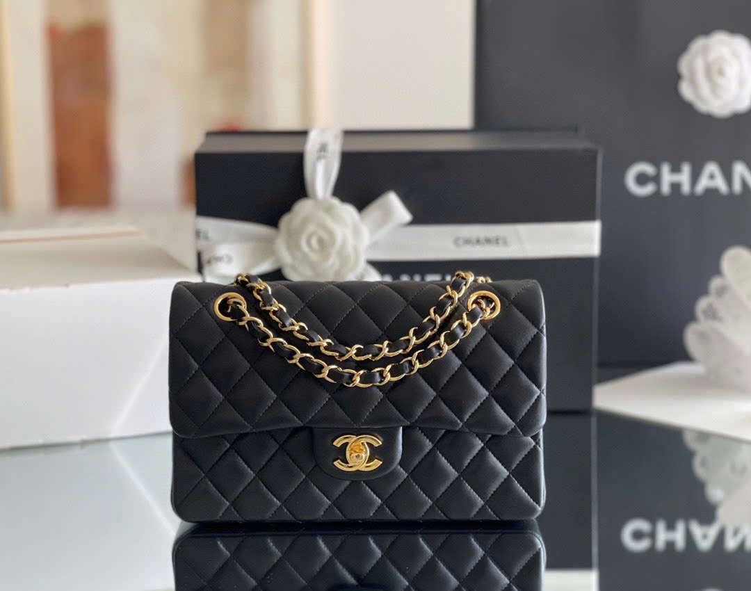 Túi Chanel Classic Flap Vip Da Lì Màu Đen Khóa Vàng Size 23cm