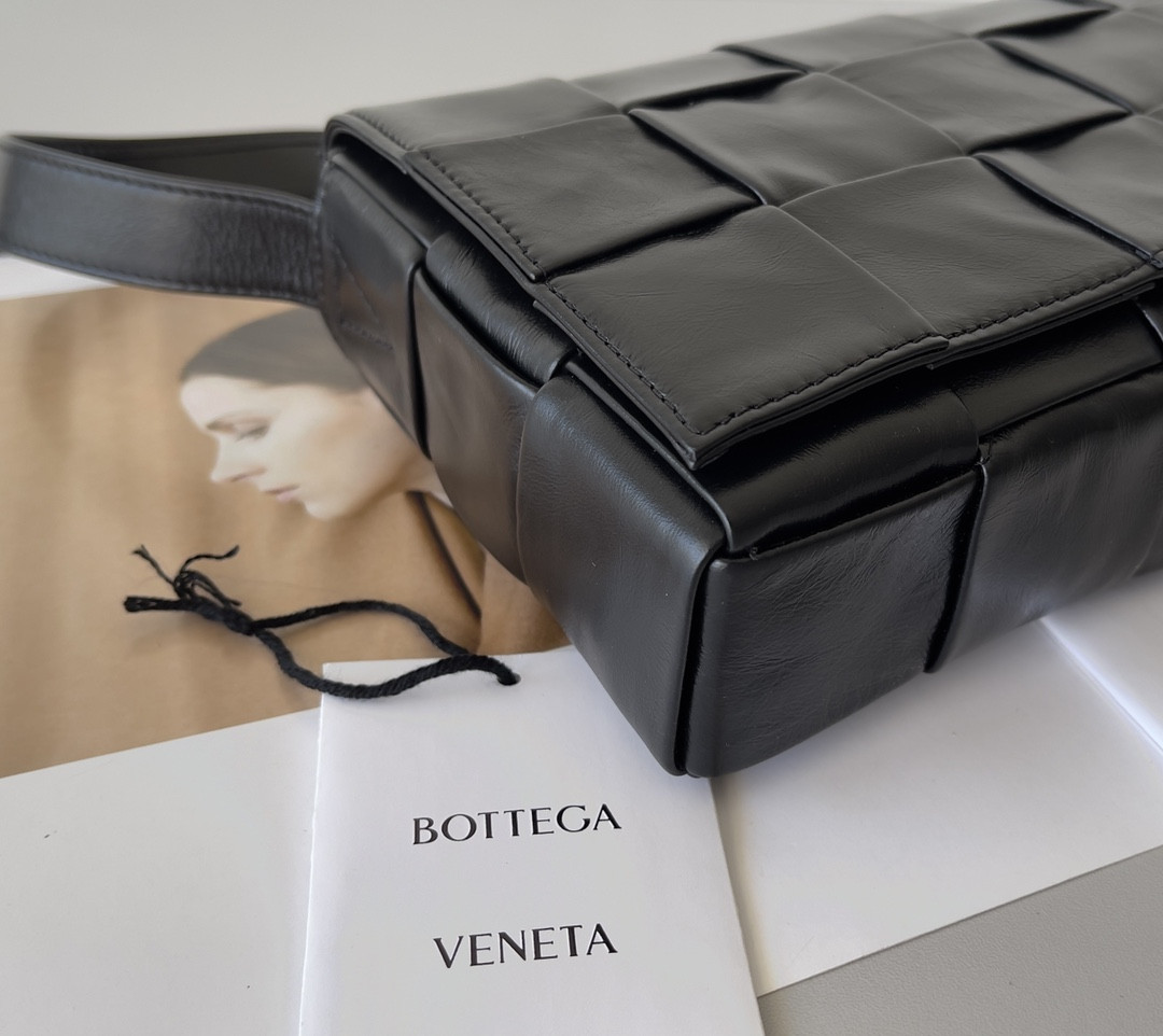 Túi Xách Bottega Veneta Siêu Cấp Màu Đen Size 23cm*15cm*5cm